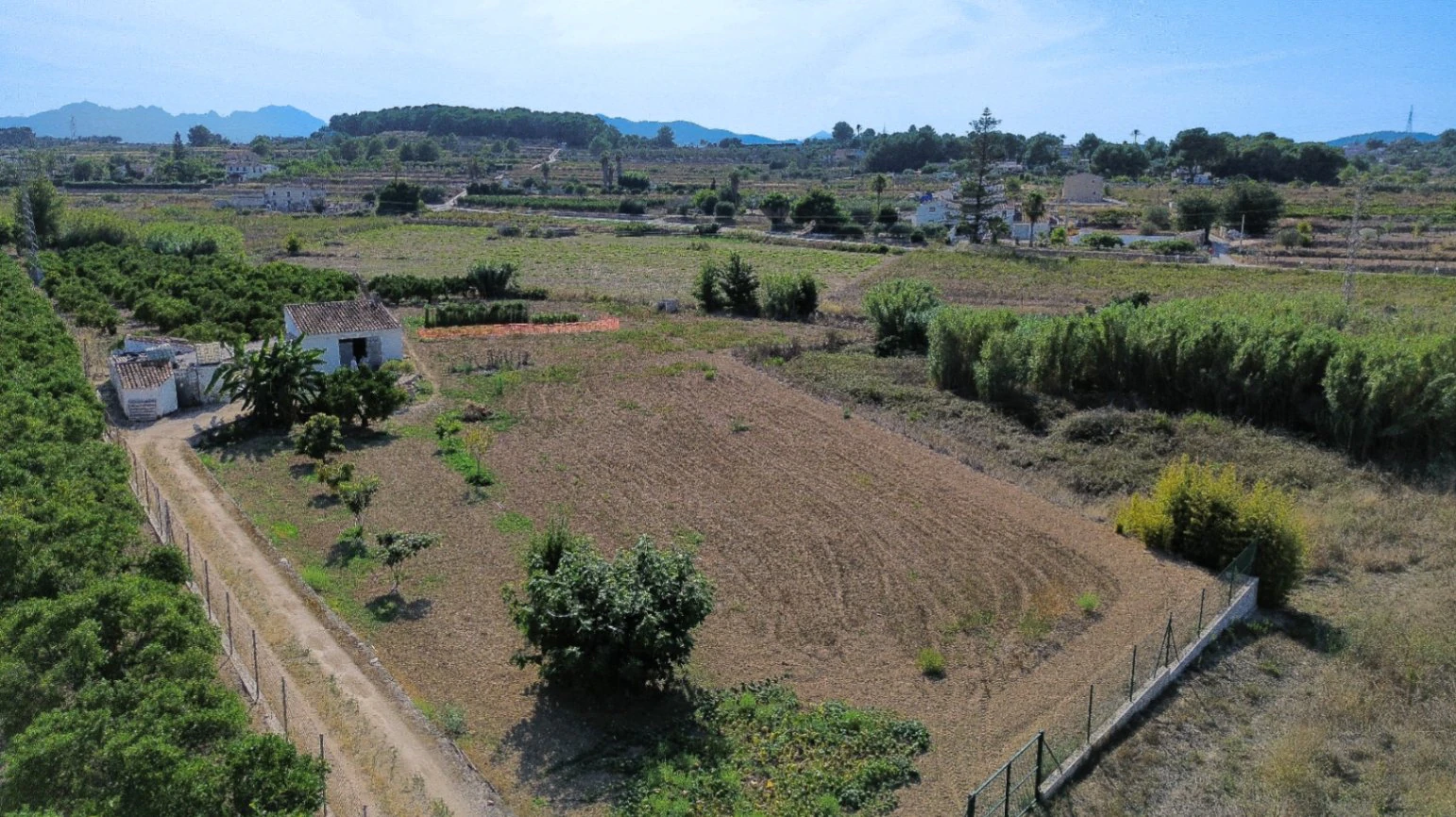 AGRICULTURELE WONING TE KOOP IN TEULADA