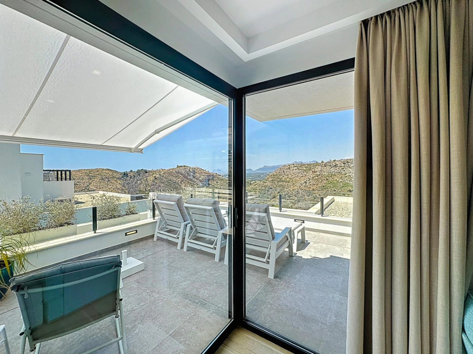 Impressive modern penthouse with panoramic views in Montecala Gardens, Cumbre del Sol.