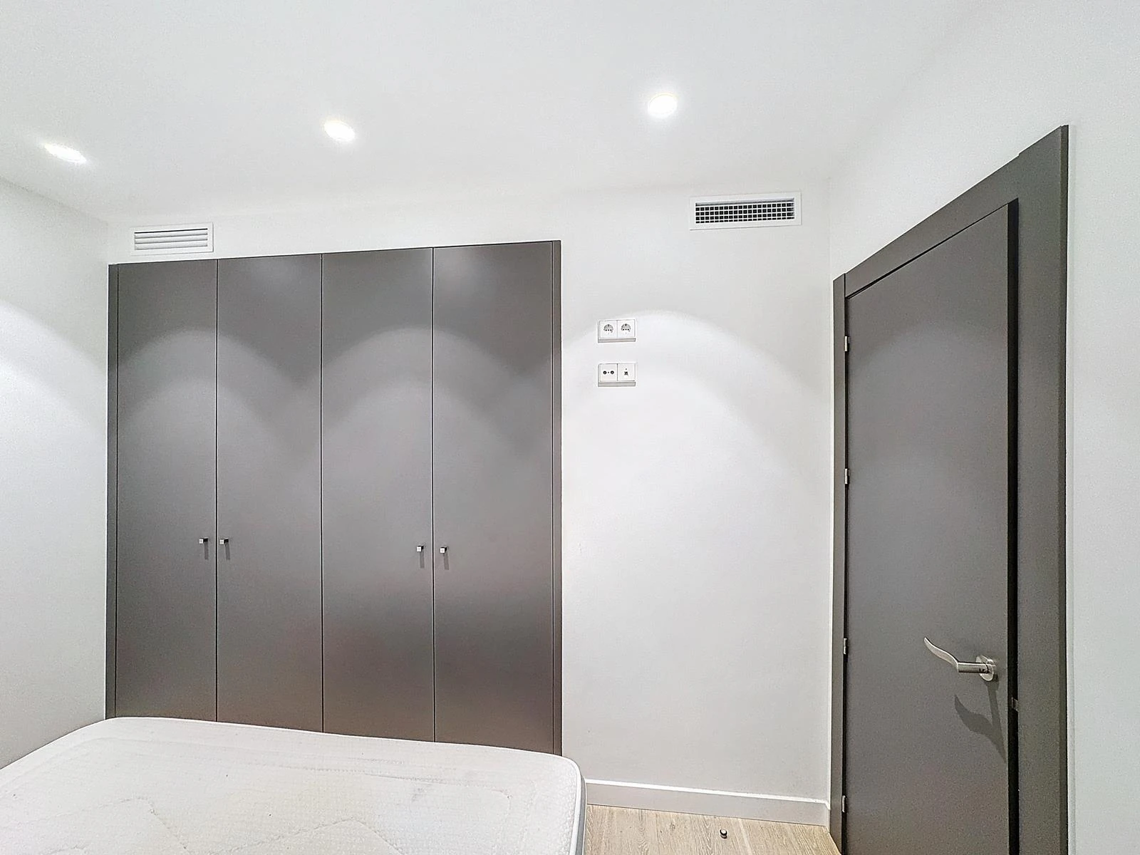 Cumbre del Sol, modern apartment with private garden