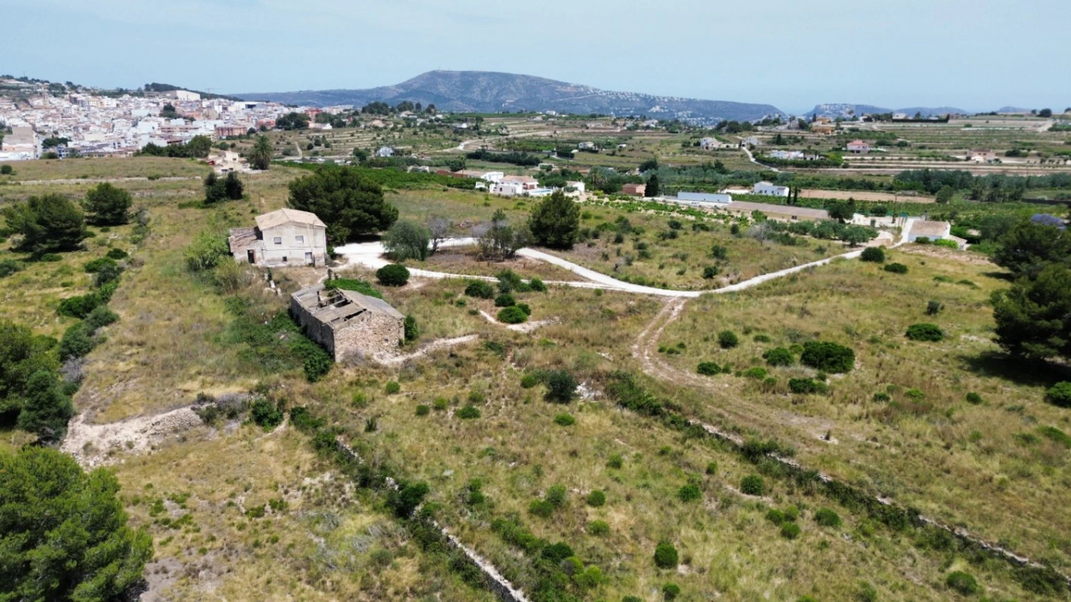 Rustieke Finca met Panoramisch Uitzicht in Teulada – 76.610 m² Grond en Huis om te Renoveren