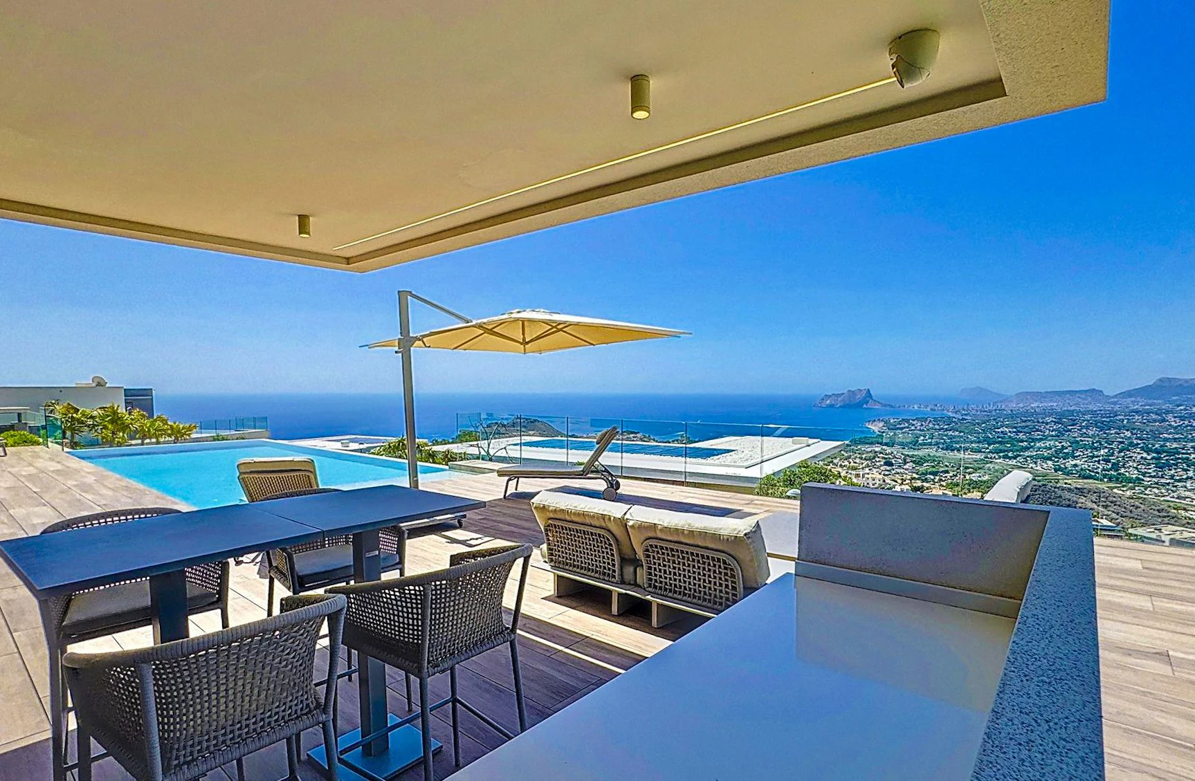 Cumbre del Sol Luxury villa with panoramic views in Jazmines residential area