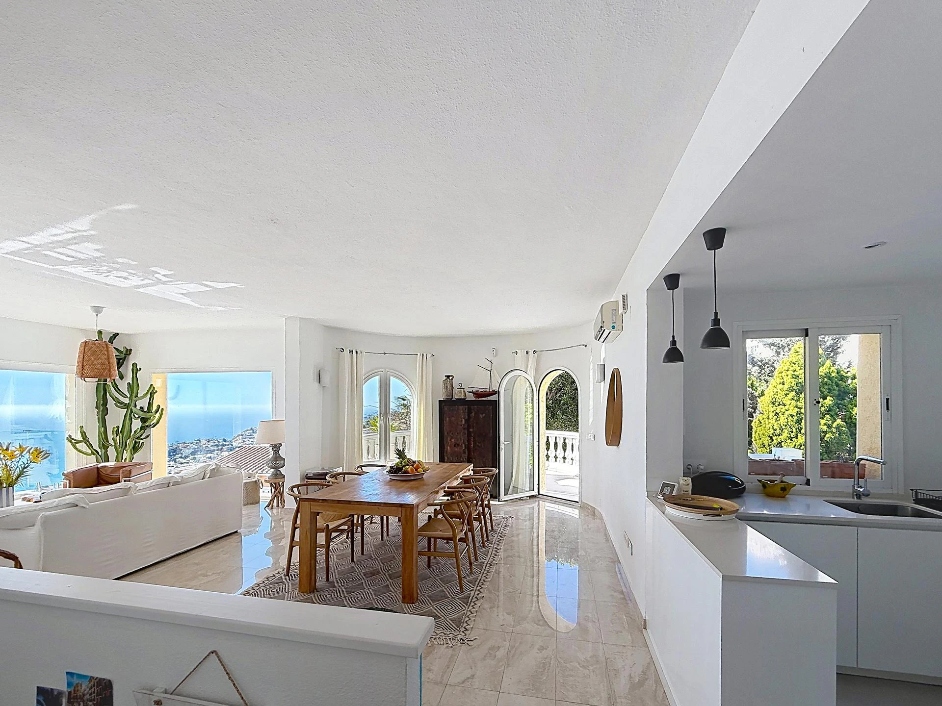 Cumbre del Sol villa renovated with spectacular sea views