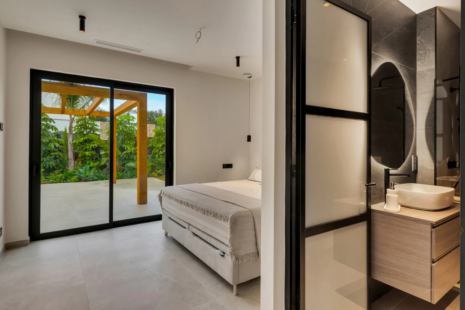 Luxury new build villa located in a quiet area.