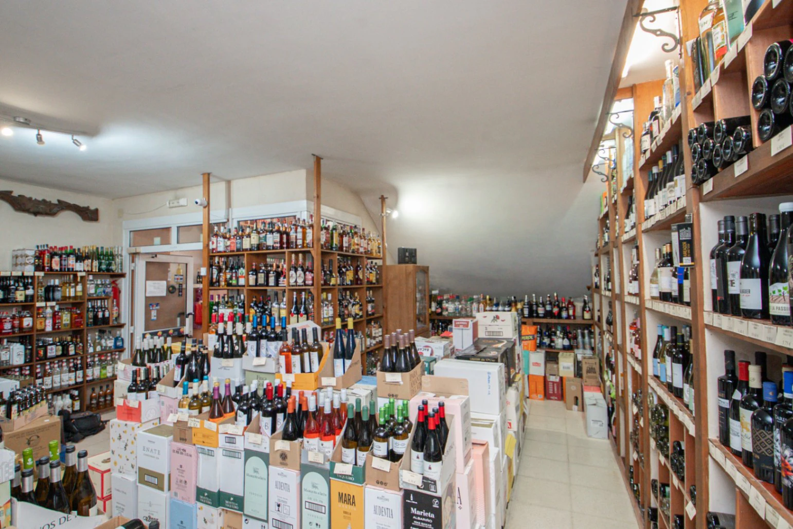 Bodega en venta en Moraira en una ubicación privilegiada.