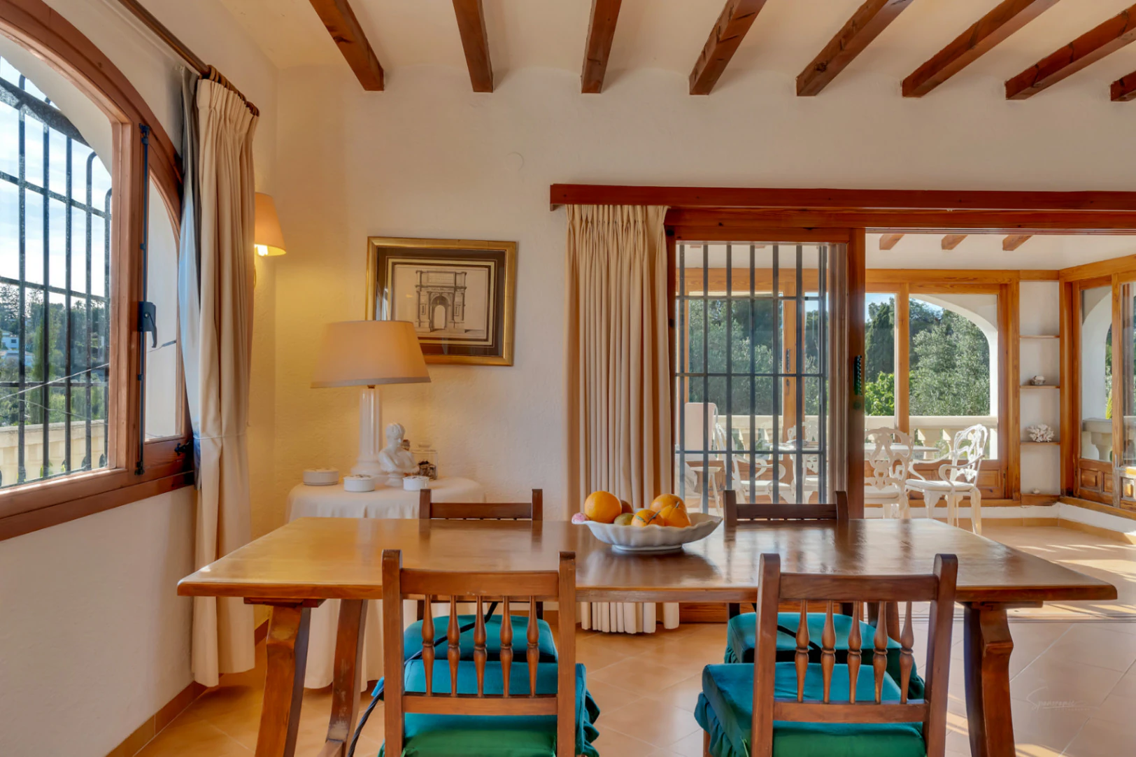 Mediterranean-style villa with stunning views in a quiet area next to Tosalet, Javea.