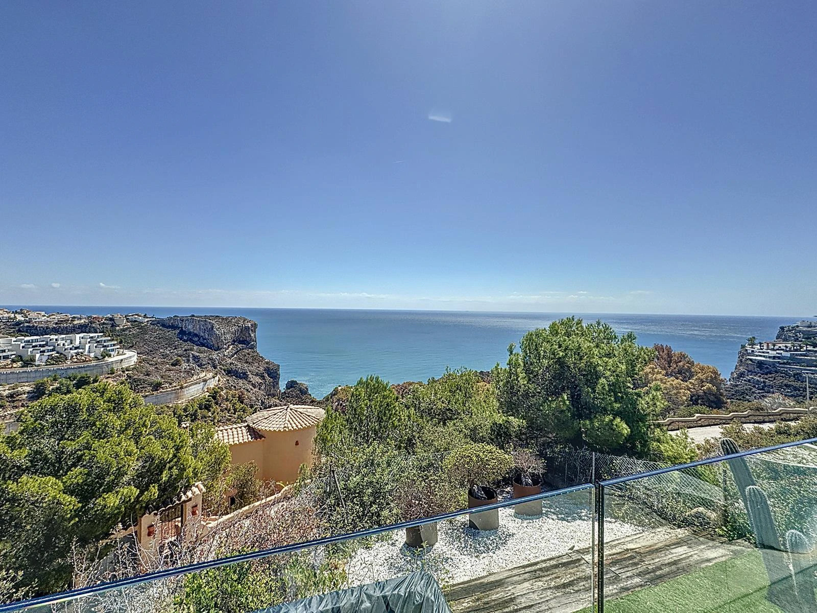 Cumbre del Sol Refurbished villa with sea views