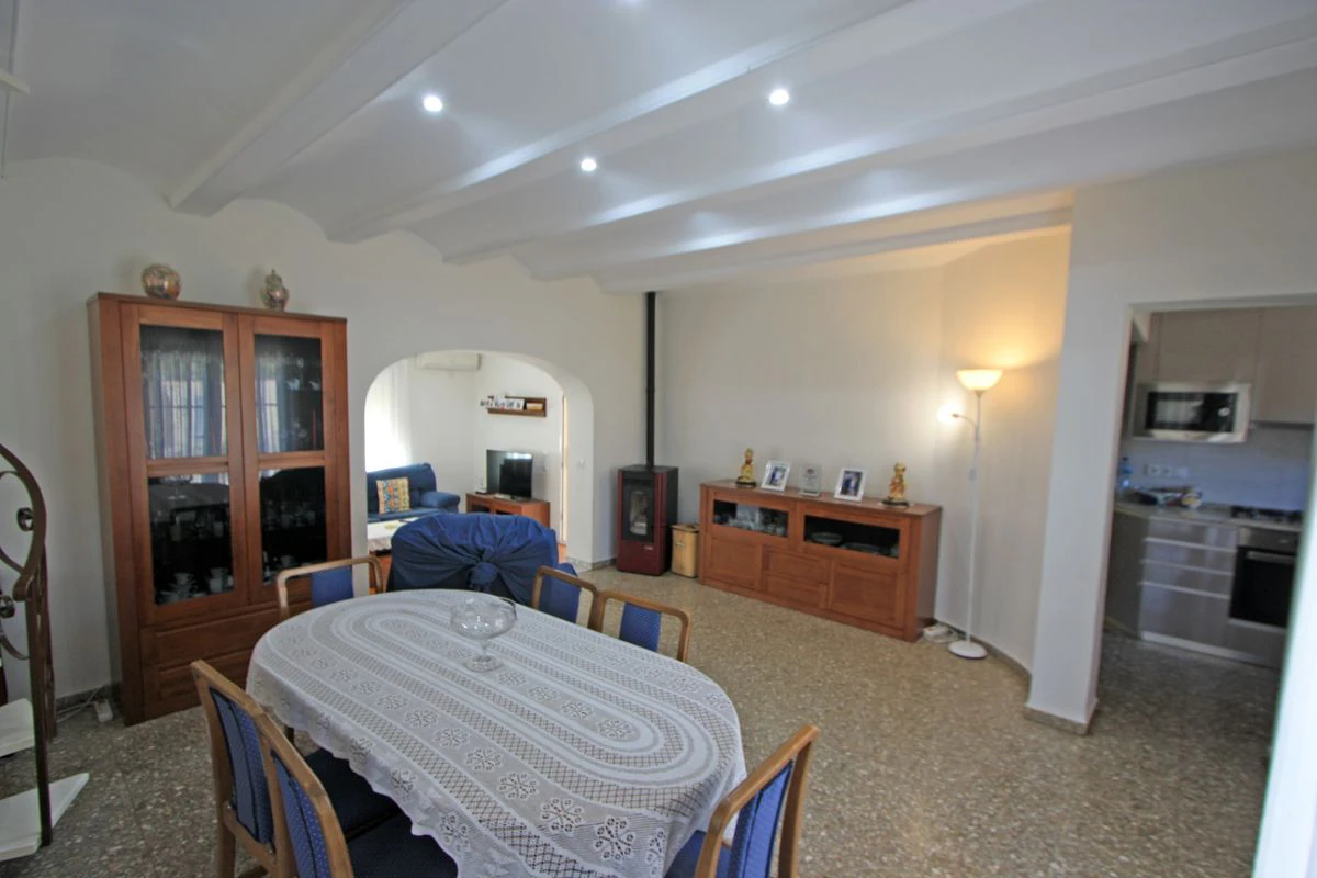 VILLA WITH MOUNTAIN VIEWS IN DÉNIA