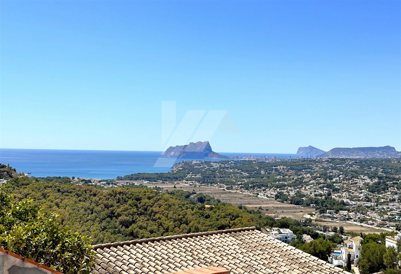 Uitzonderlijke villa te koop met uitzicht op zee in Moraira.