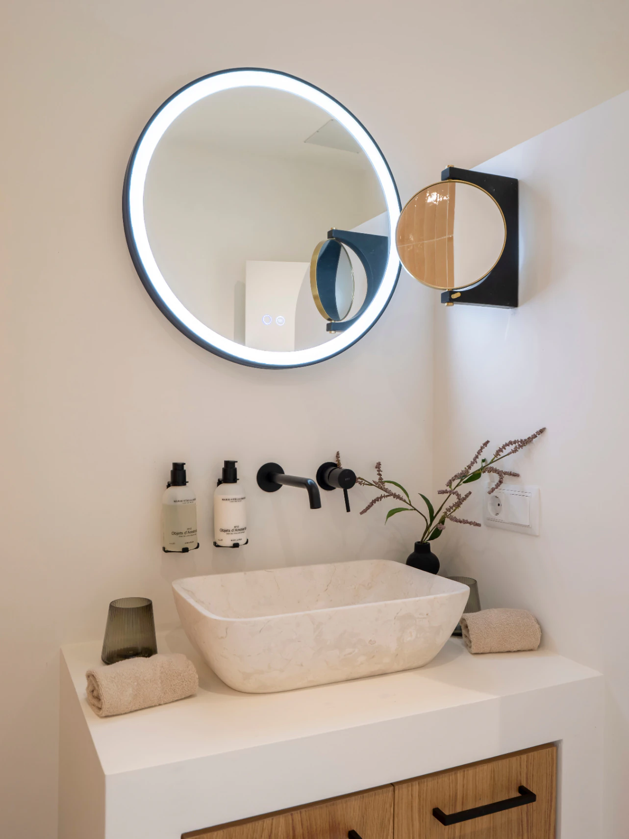 Recently renovated villa with stunning panoramic views of Jávea.
