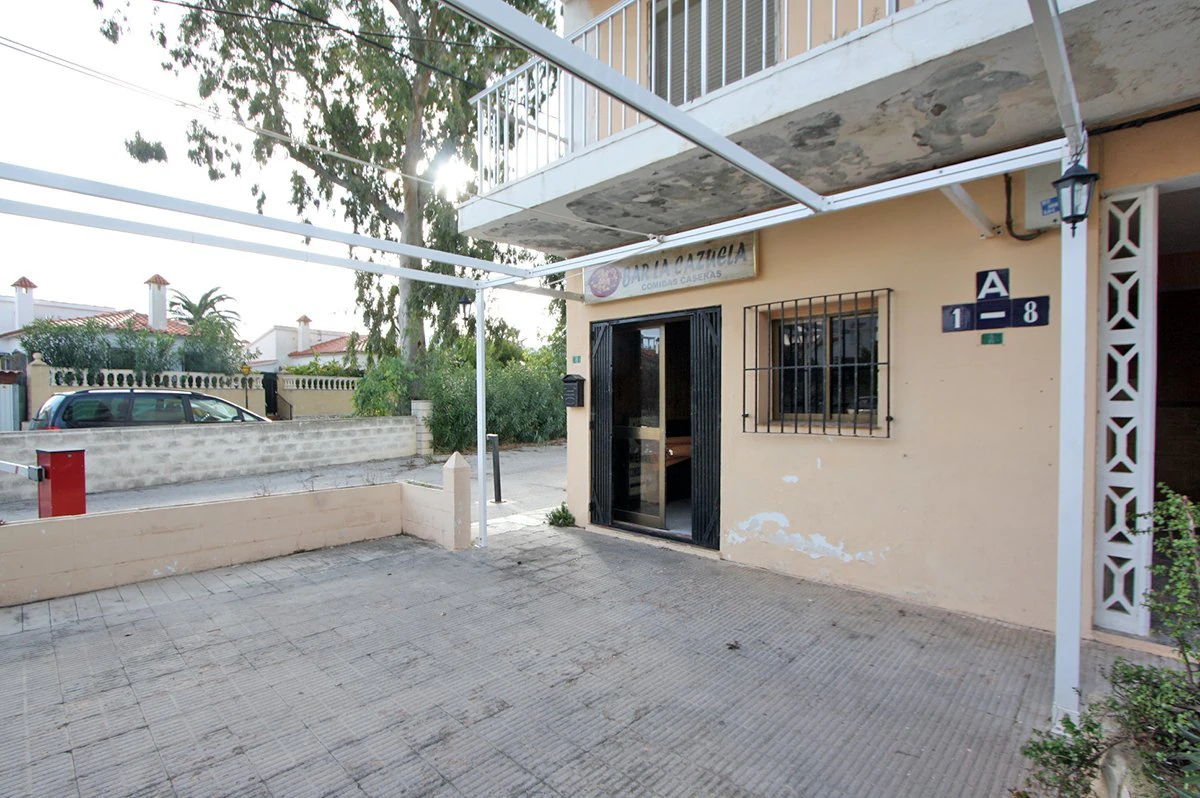 Commercial premises near the beach for sale in Denia