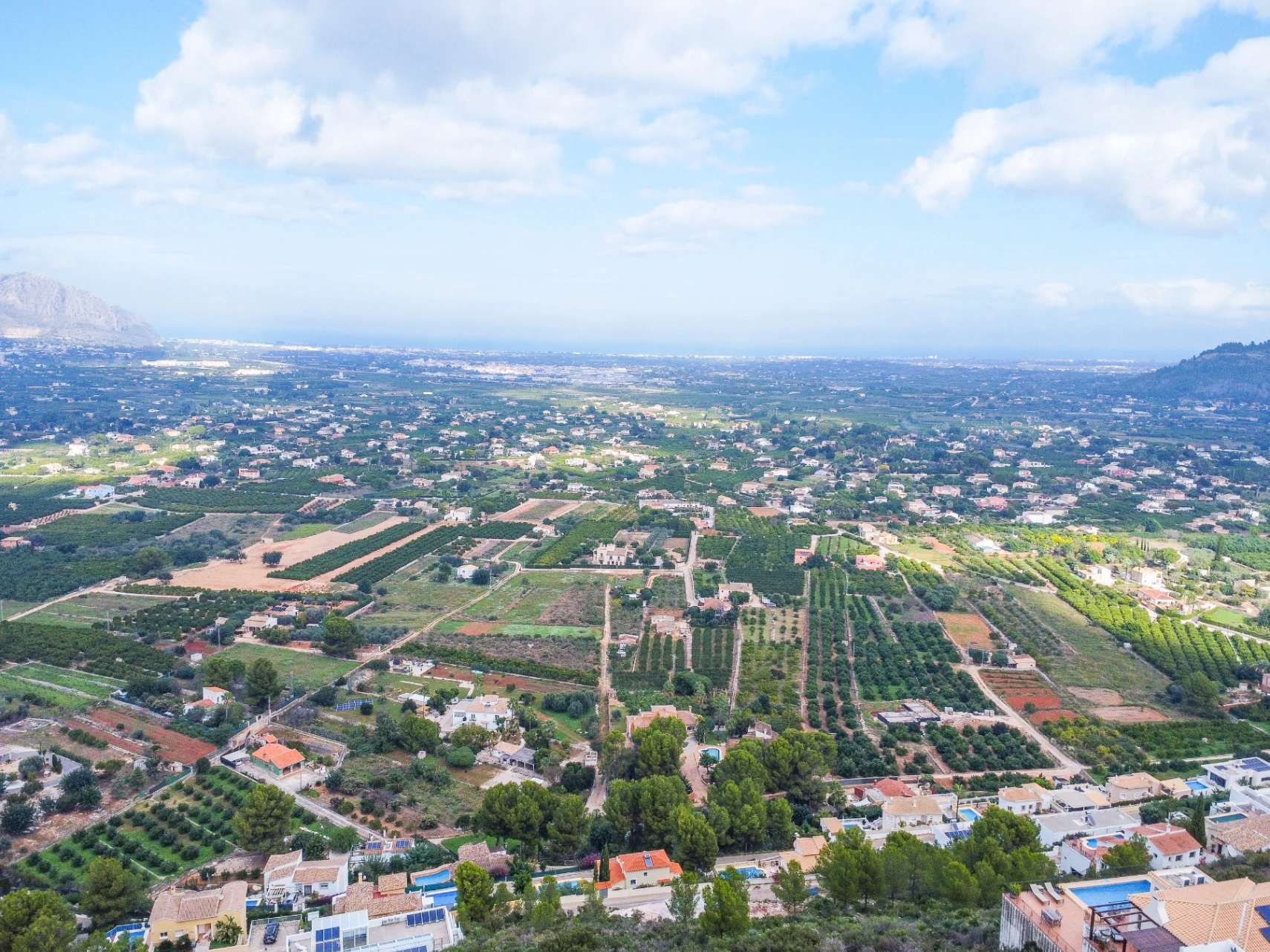 Villa design exclusif de style Ibiza à Pedreguer avec vue panoramique sur les montagnes