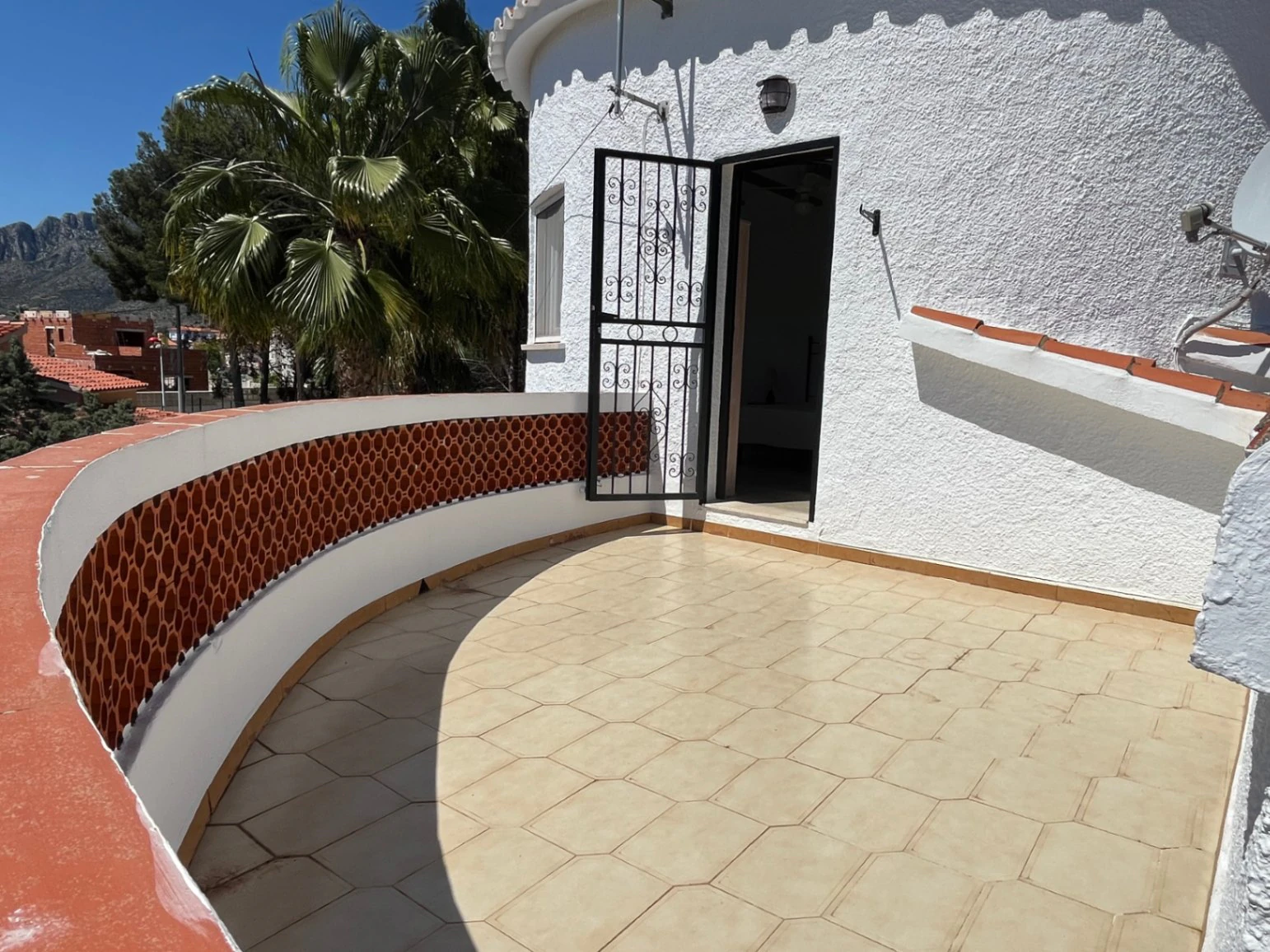 Chalet zu verkaufen mit 3 Schlafzimmern in Els Poblets, Alicante