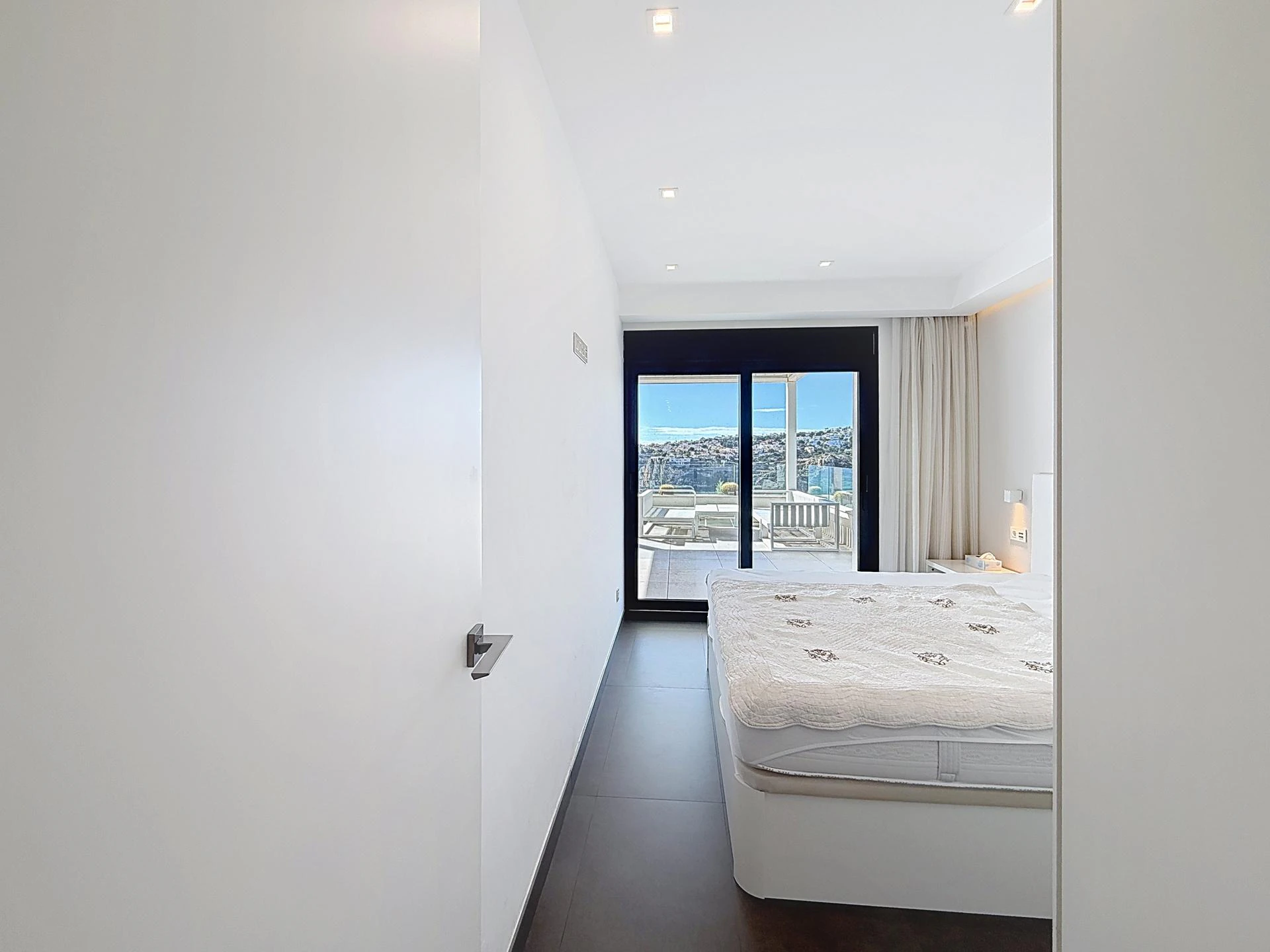 Cumbre del Sol luxe modern penthouse met uitzicht op de kliffen en de zee