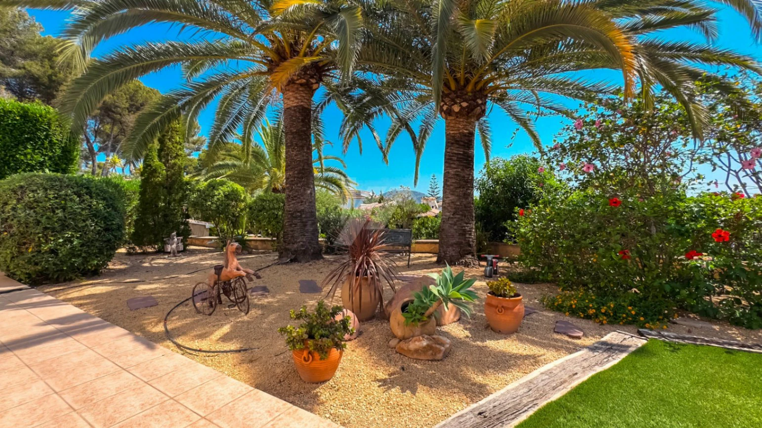 Villa de lujo en venta en Moraira con vistas al mar.