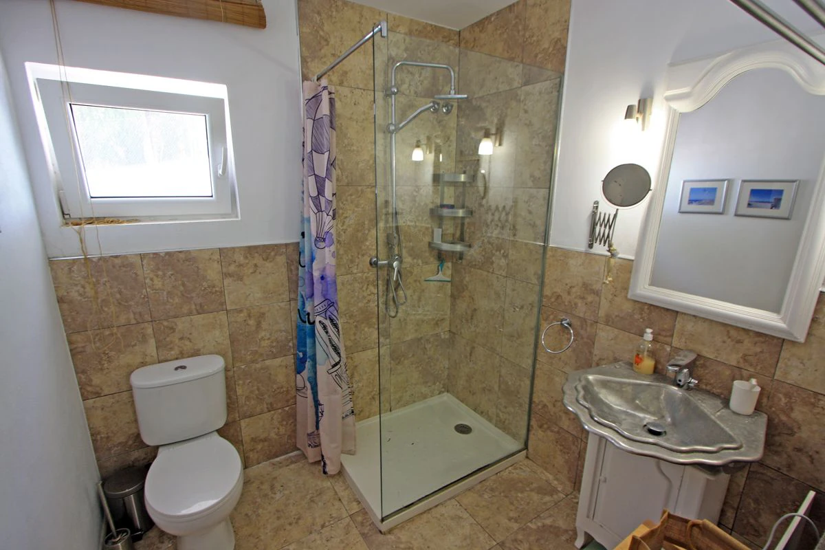 VILLA WITH OPEN VIEWS IN DÉNIA