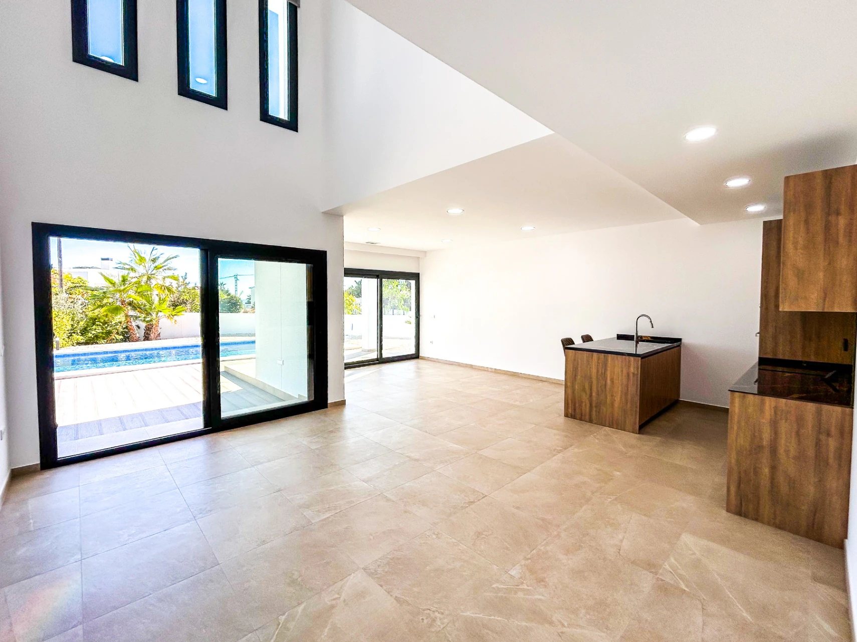 Neu gebaute Villa in Benissa mit Privatpool und Meerblick