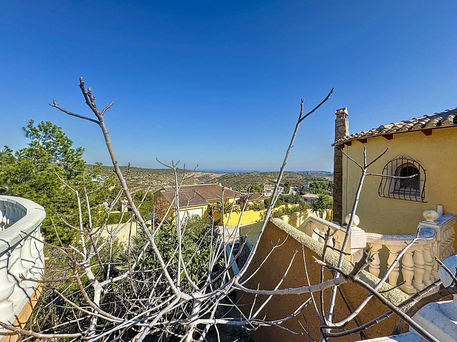 Cumbre del Sol villa with private pool and sea views