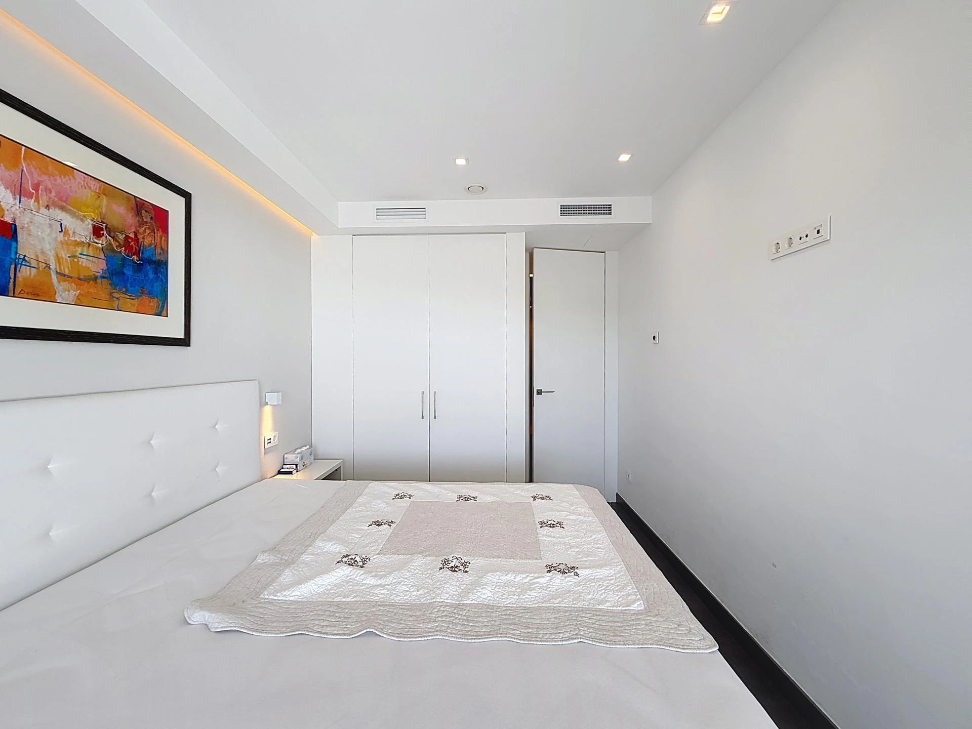 Cumbre del Sol luxe modern penthouse met uitzicht op de kliffen en de zee