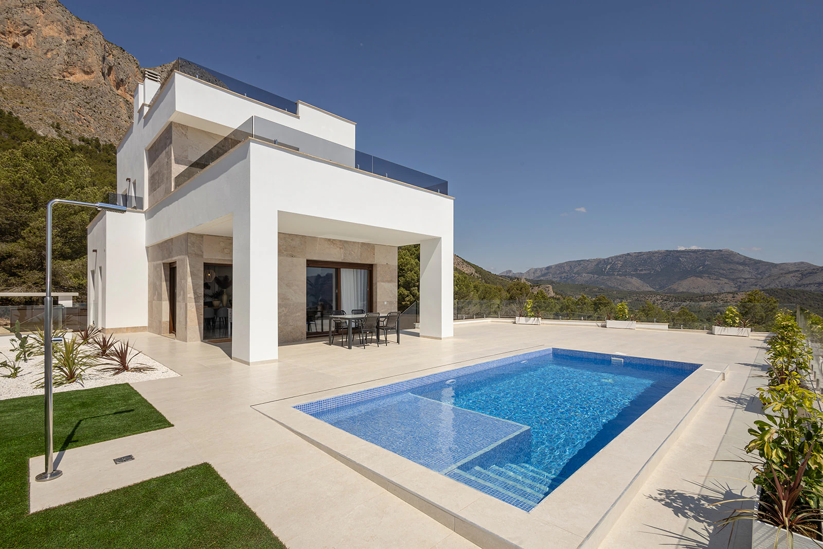 Modern Villa in Polop with Stunning Mountain Views