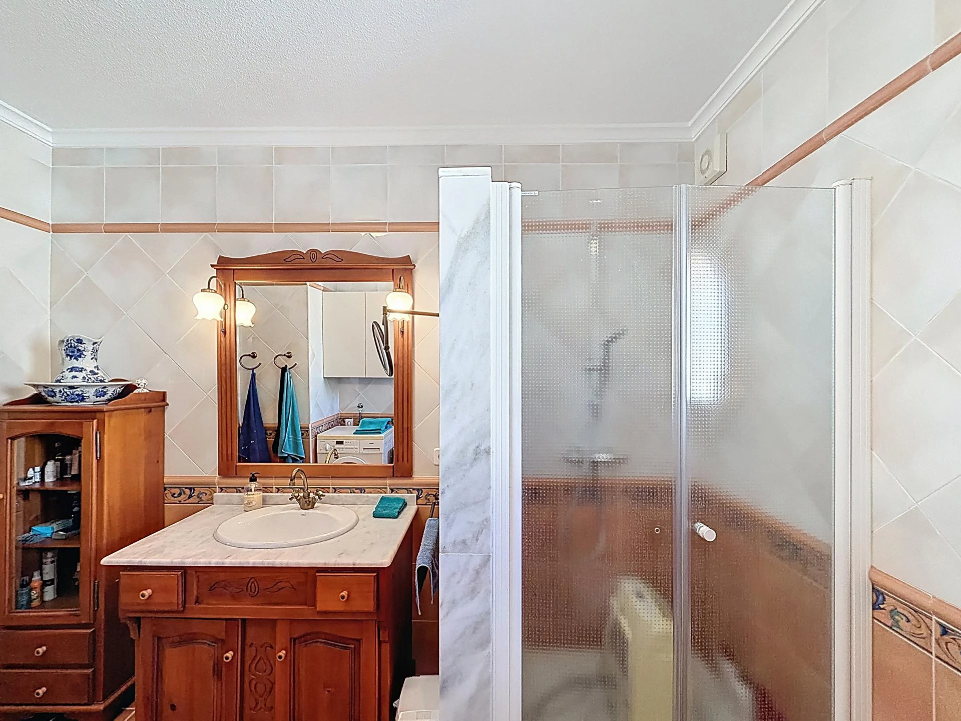 Cumbre del Sol villa with spectacular views of the sea and cliffs.