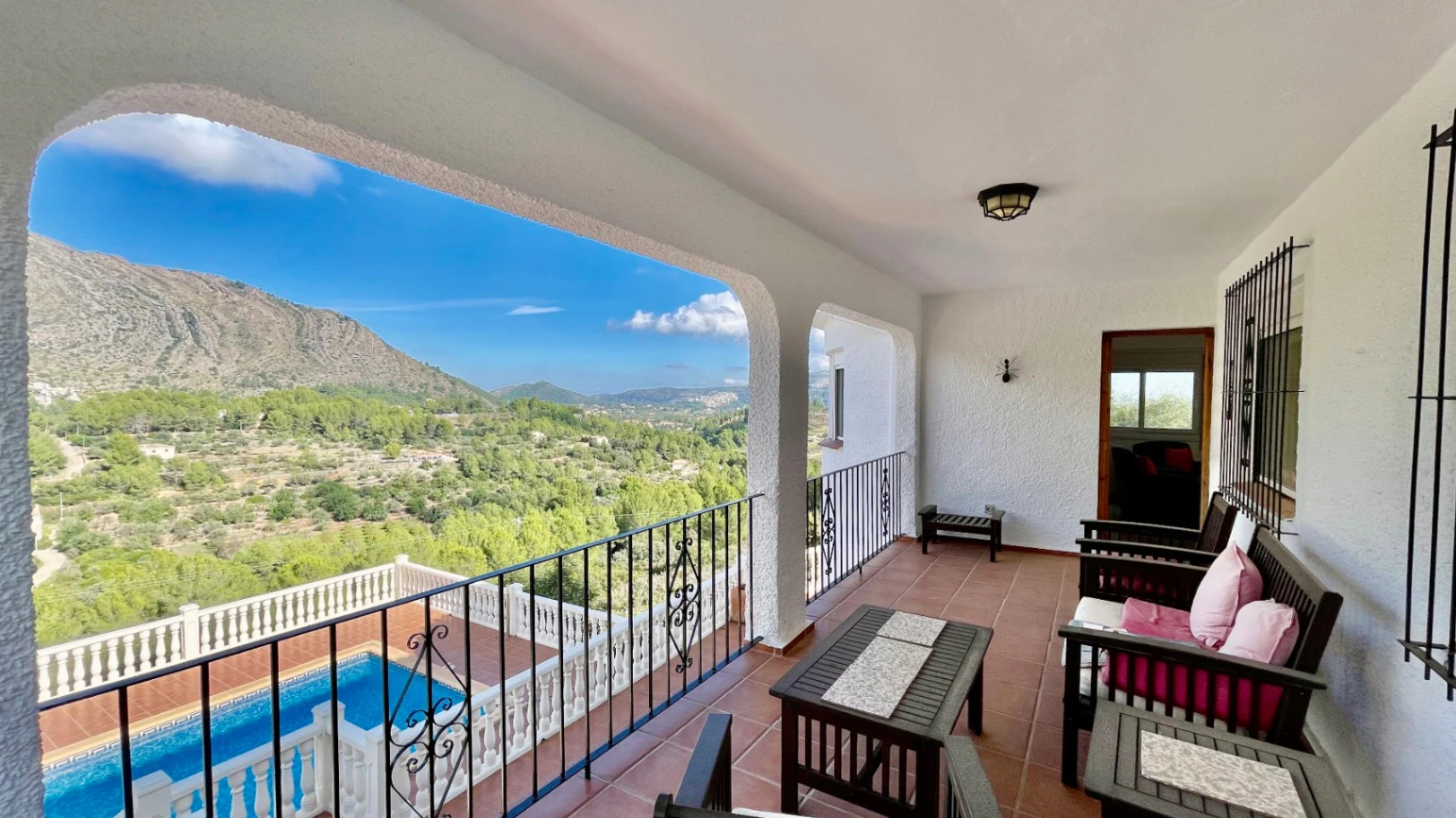 Villa for sale in Benigembla: Peaceful, rural, completely private