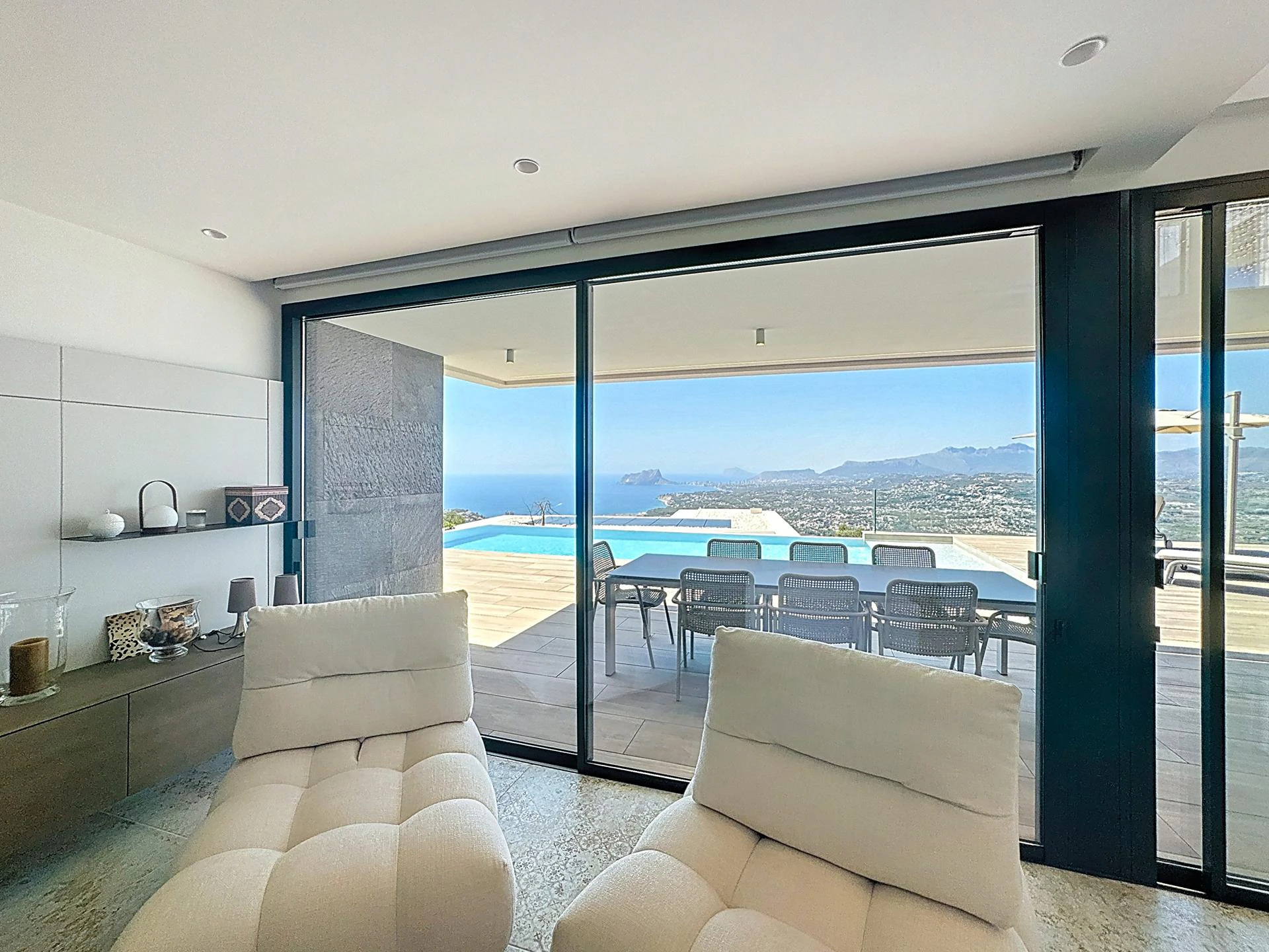 Cumbre del Sol Luxury villa with panoramic views in Jazmines residential area