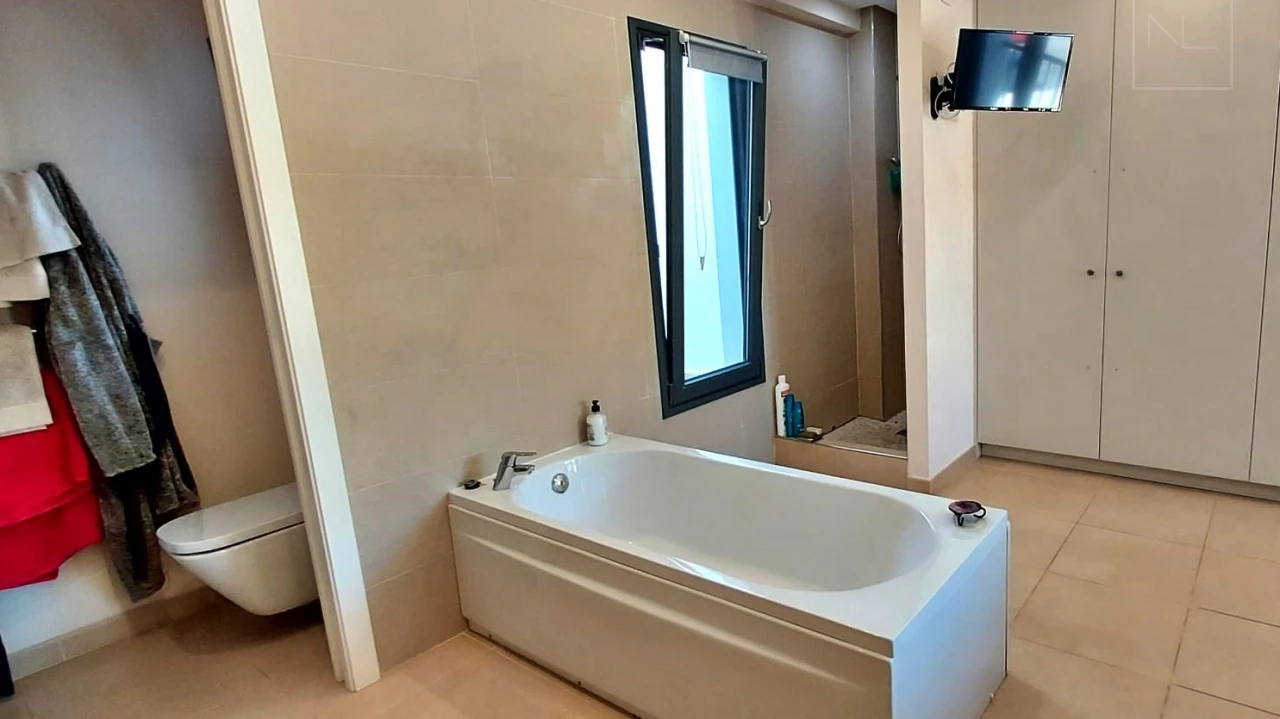 Large Townhouse For Sale in Javea