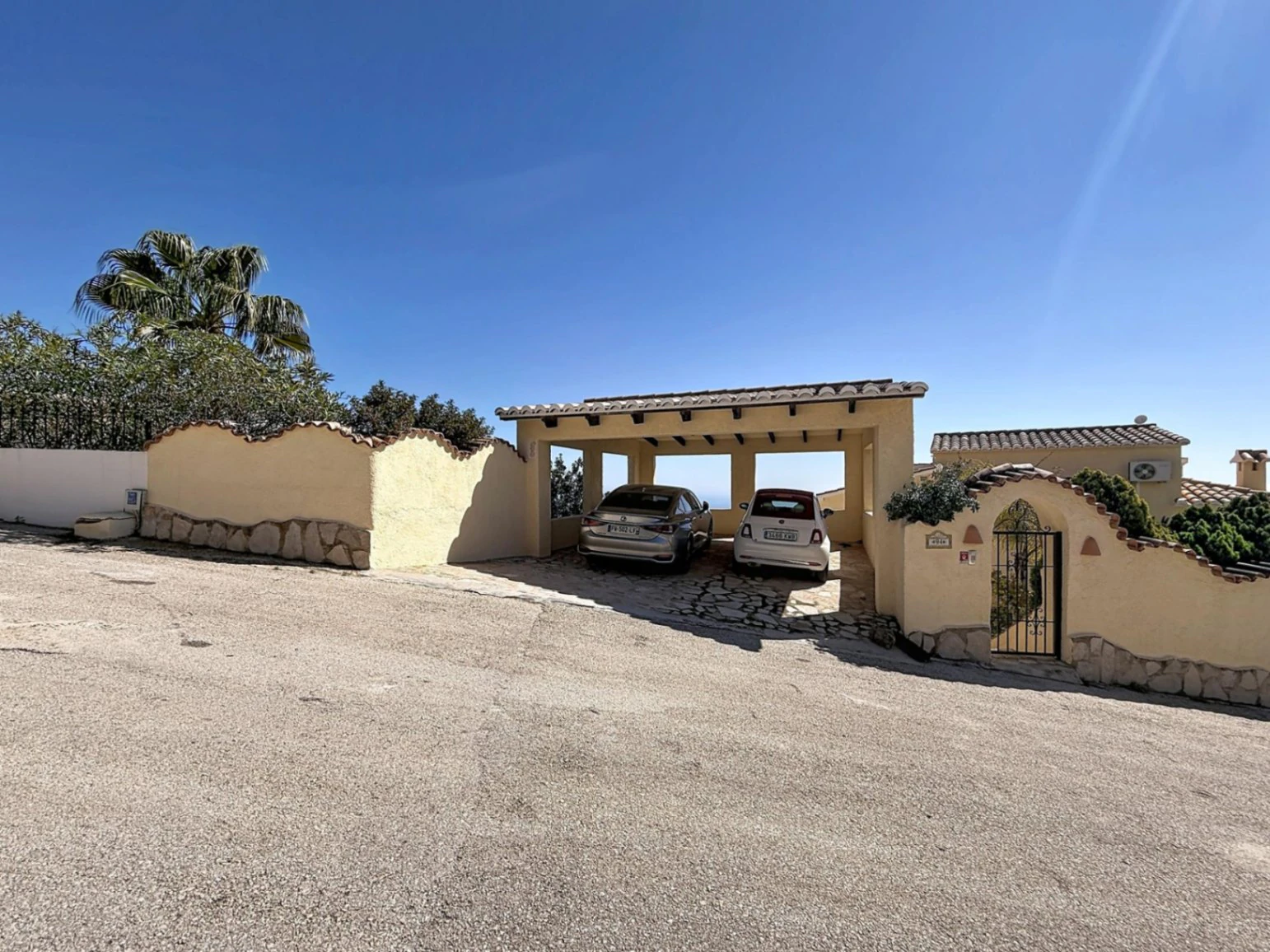 Cumbre del Sol villa renovated with spectacular sea views