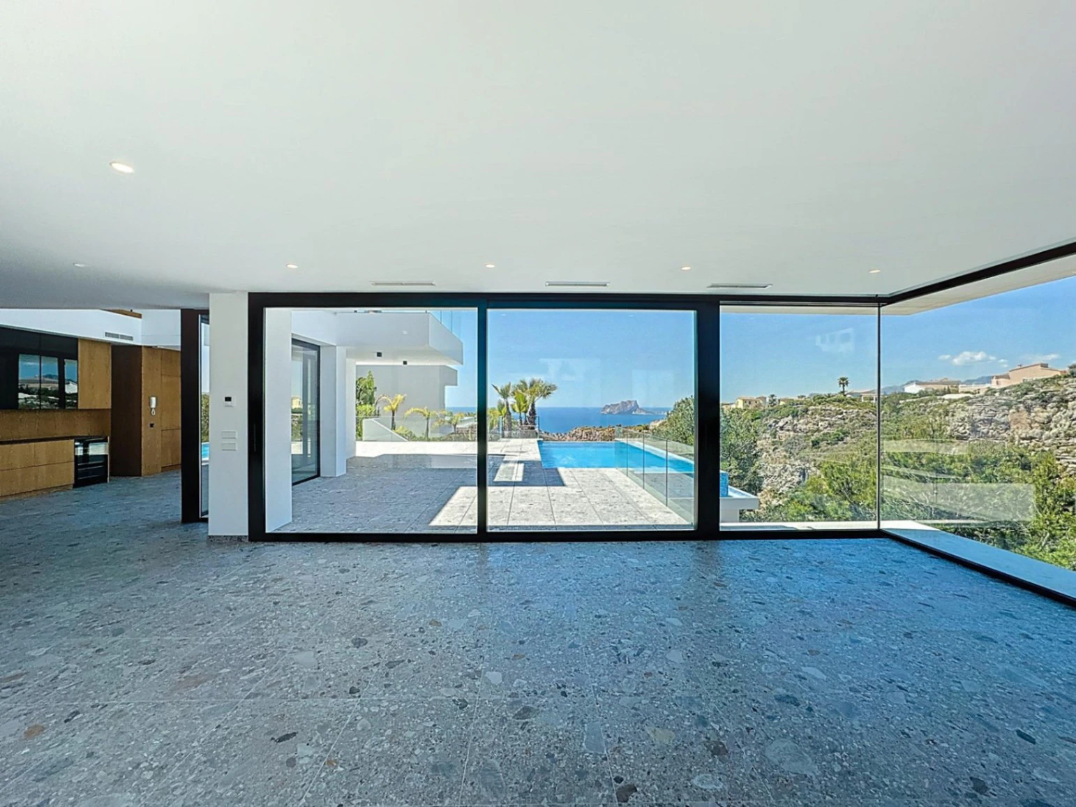 Moderne Villa in Cumbre del Sol mit Meerblick, neu zu beziehen