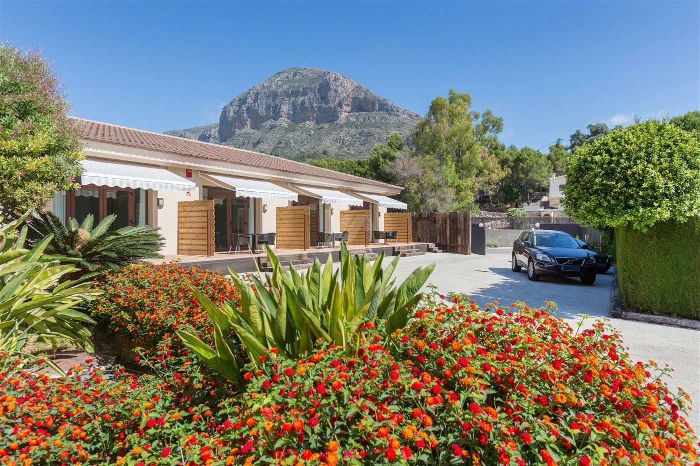 Nice hotel for sale in Jávea.