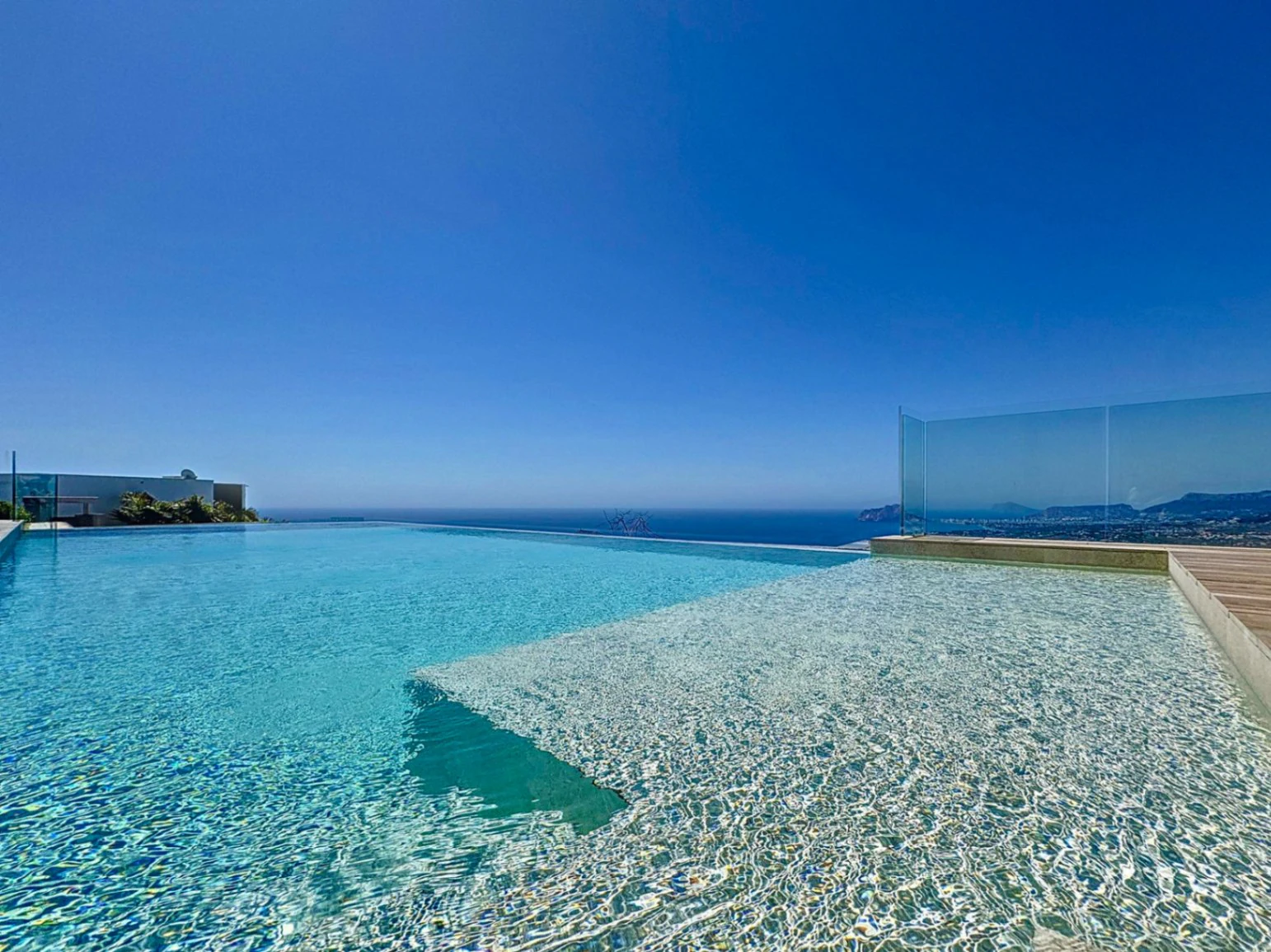 Cumbre del Sol Luxury villa with panoramic views in Jazmines residential area