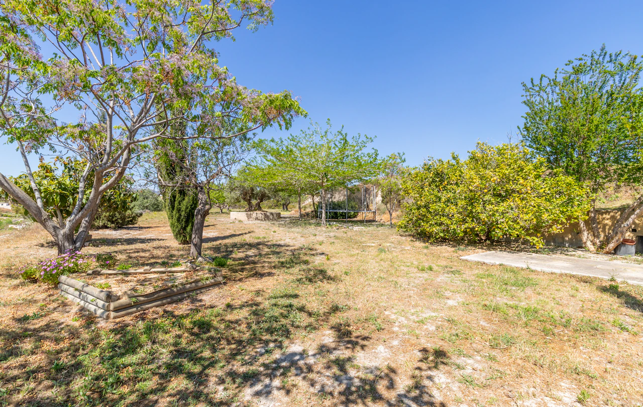 Finca for sale in Teulada