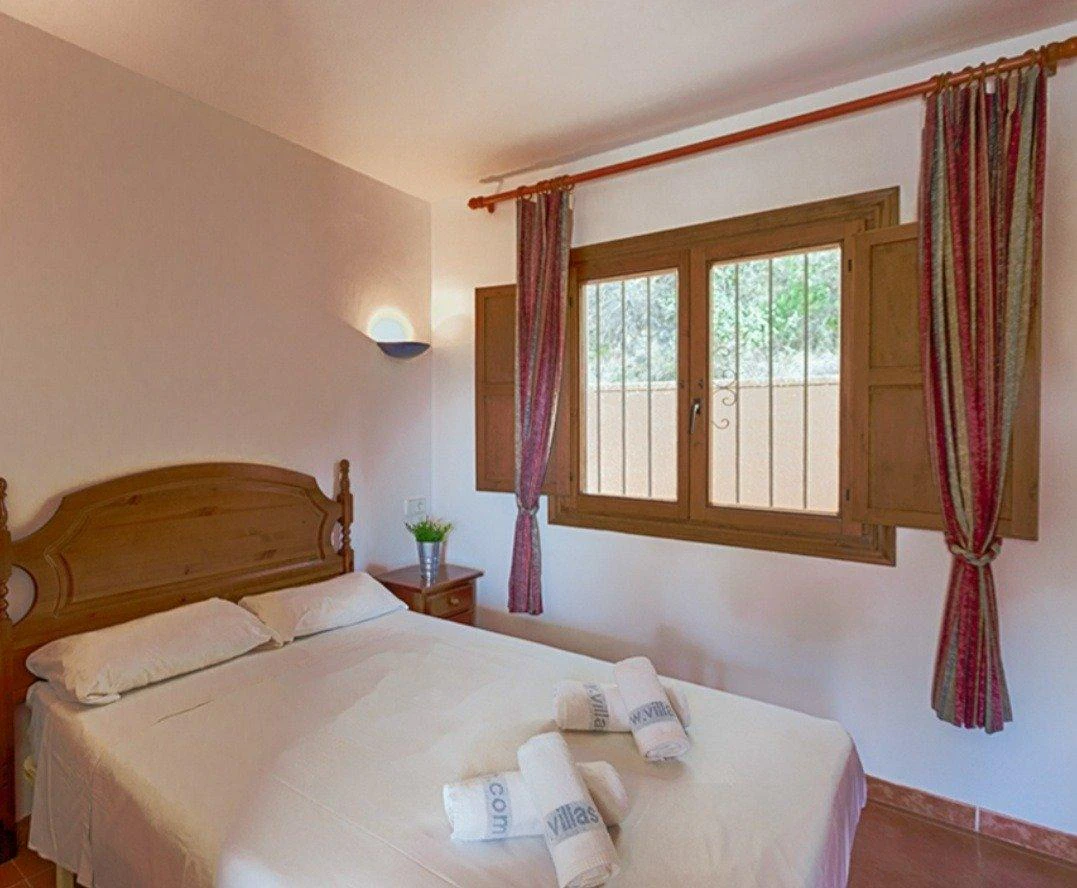 VILLA WITH AN OPEN VIEW IN CALPE.