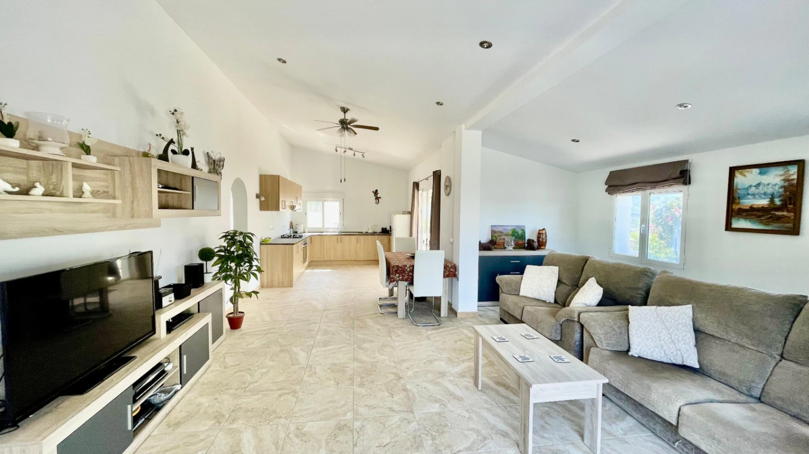 Villa for sale in Orba: Panoramic views, separate guest apartment