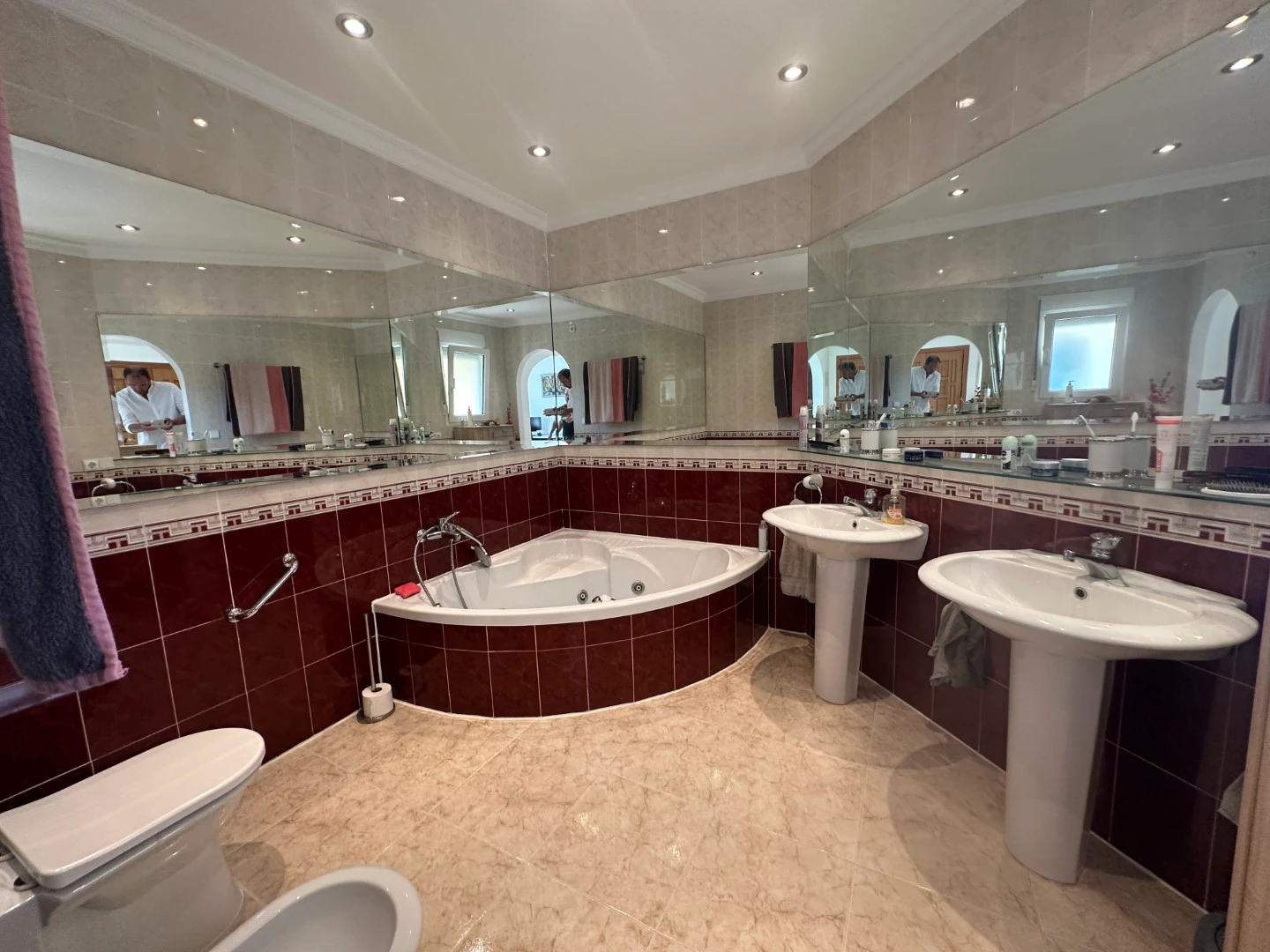 Luxurious villa with large plot for sale in Denia