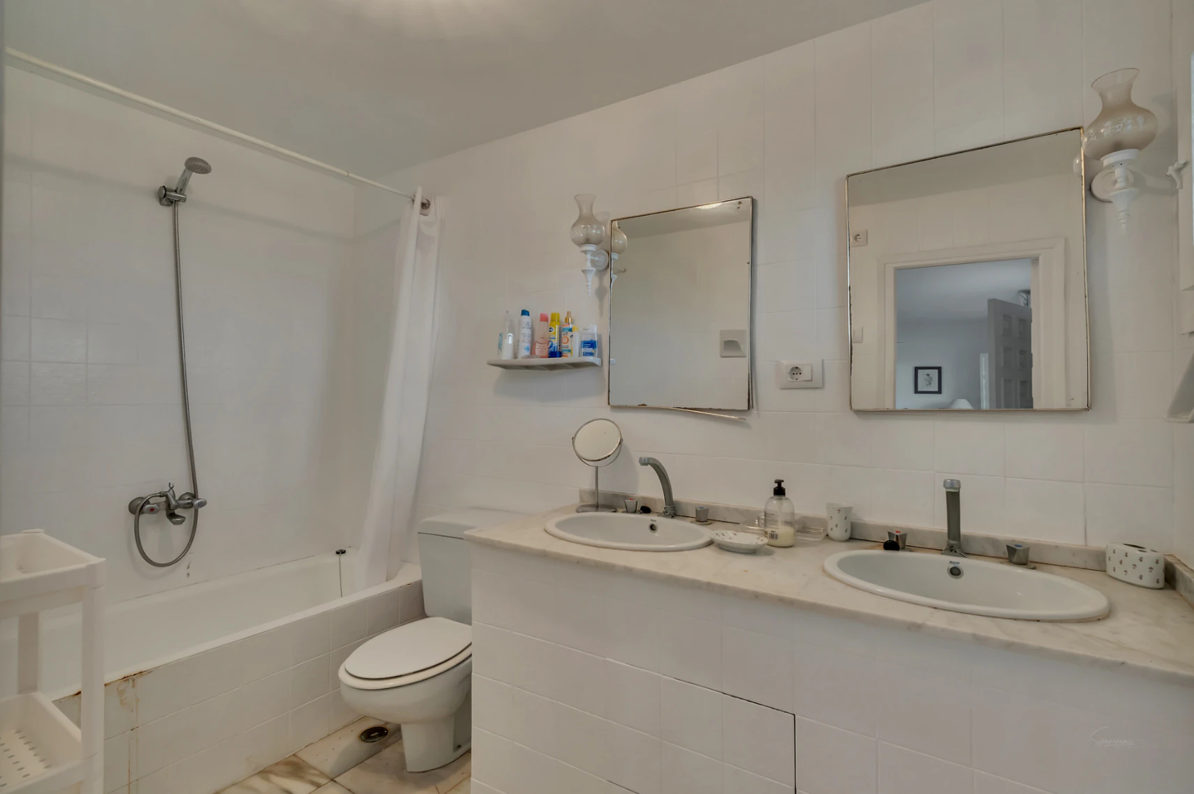 Stunning villa with amazing sea views in the El Tosalet urbanization.