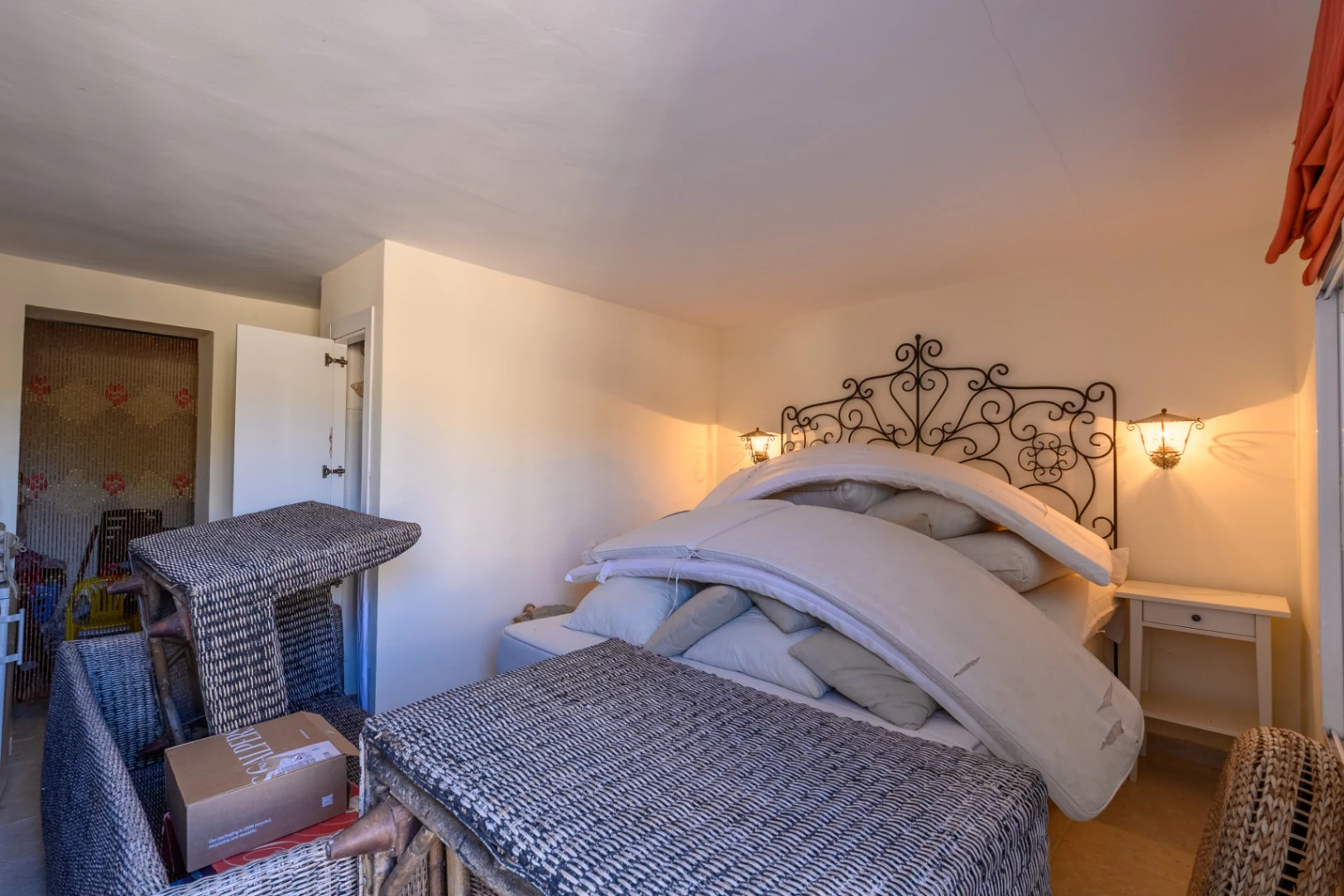 4-Slaapkamer Villa Met Privézwembad Gastenaccommodatie Op Loopafstand van de Kust