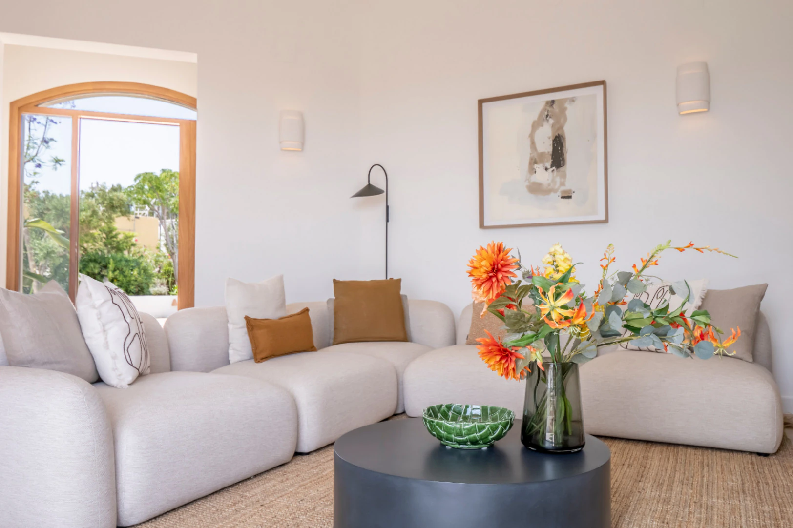 Recently renovated villa with stunning panoramic views of Jávea.
