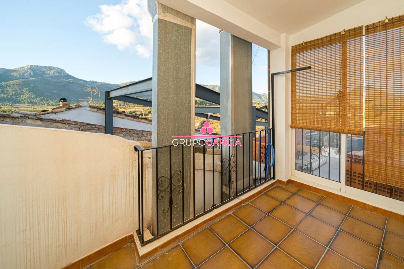 Commercial premises for sale in Alcalali