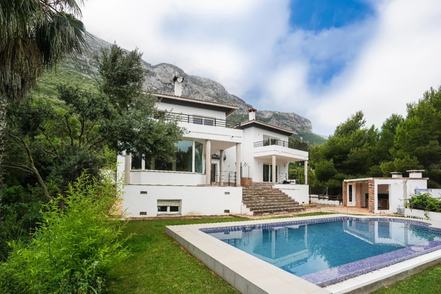 Villa avec vue sur la mer et en plein parc naturel du Montgó, à Dénia