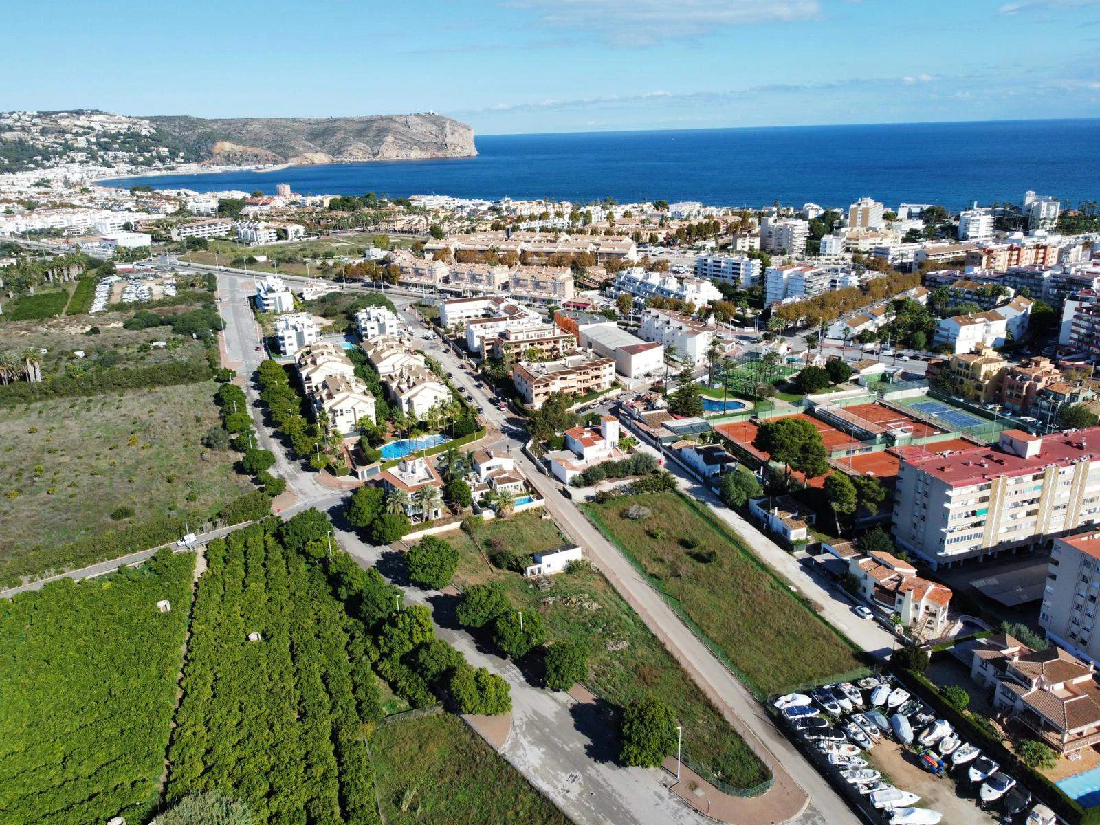 Strategic land for apartment development in one of the most sought-after areas of Jávea.