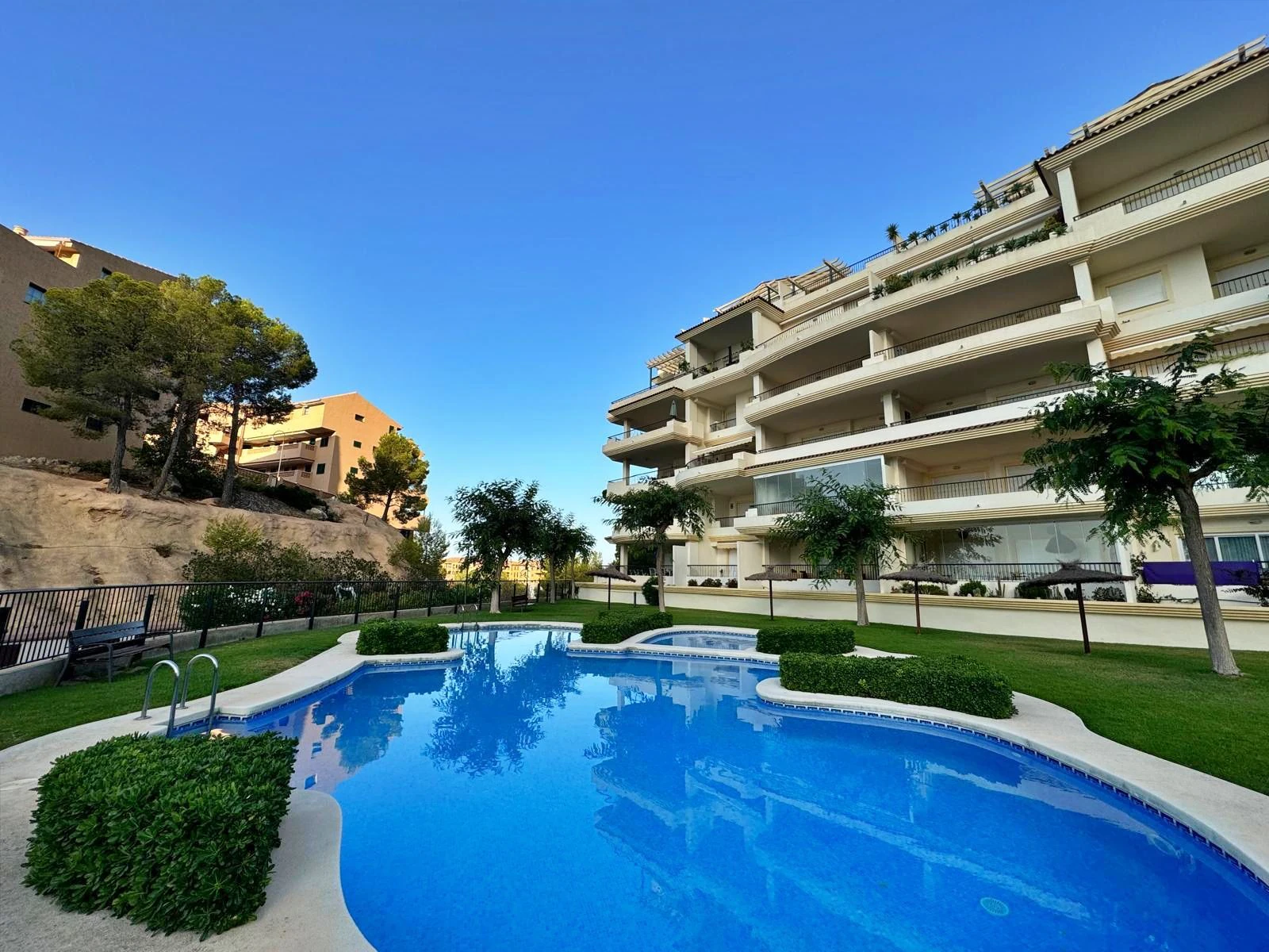 Apartamento con vistas al mar en venta en Mascarat