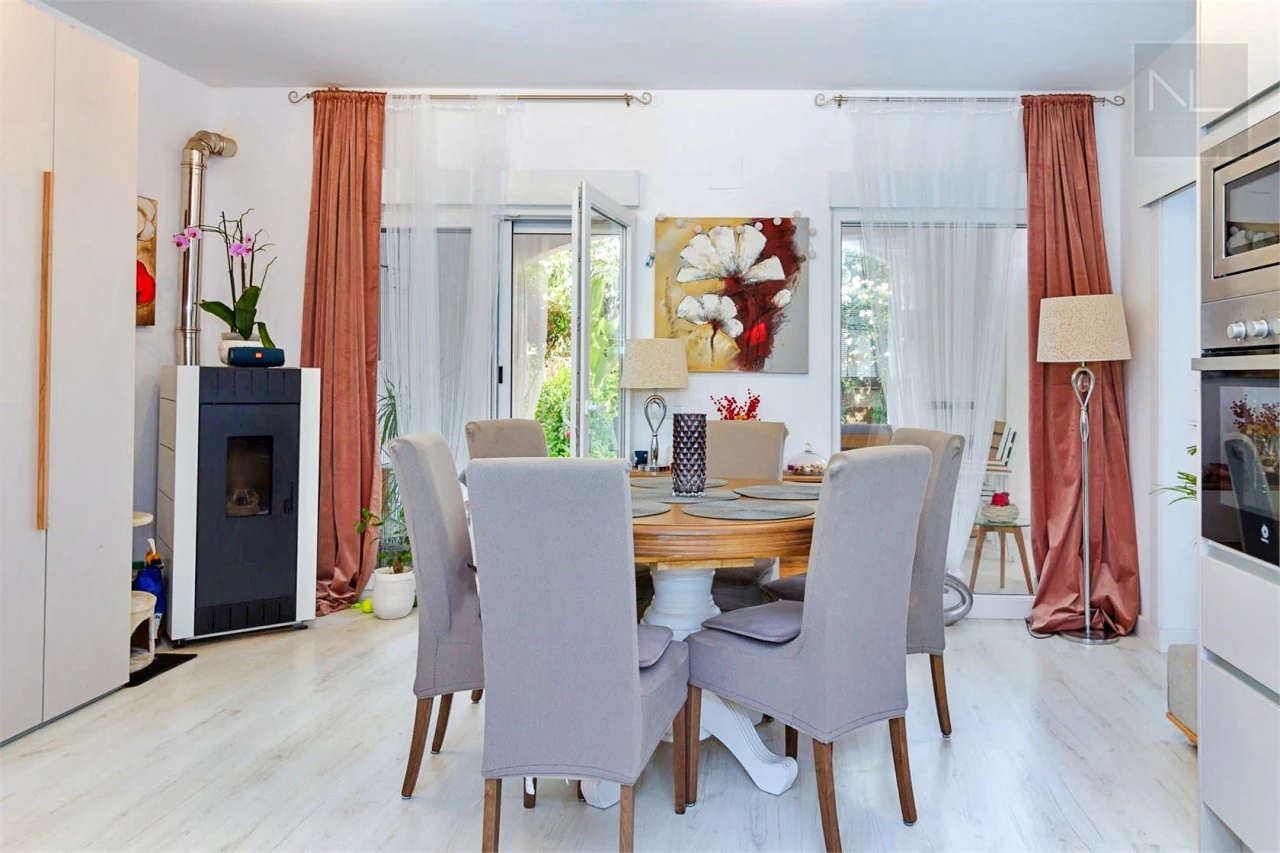 Half vrijstaande villa te koop in Pedreguer