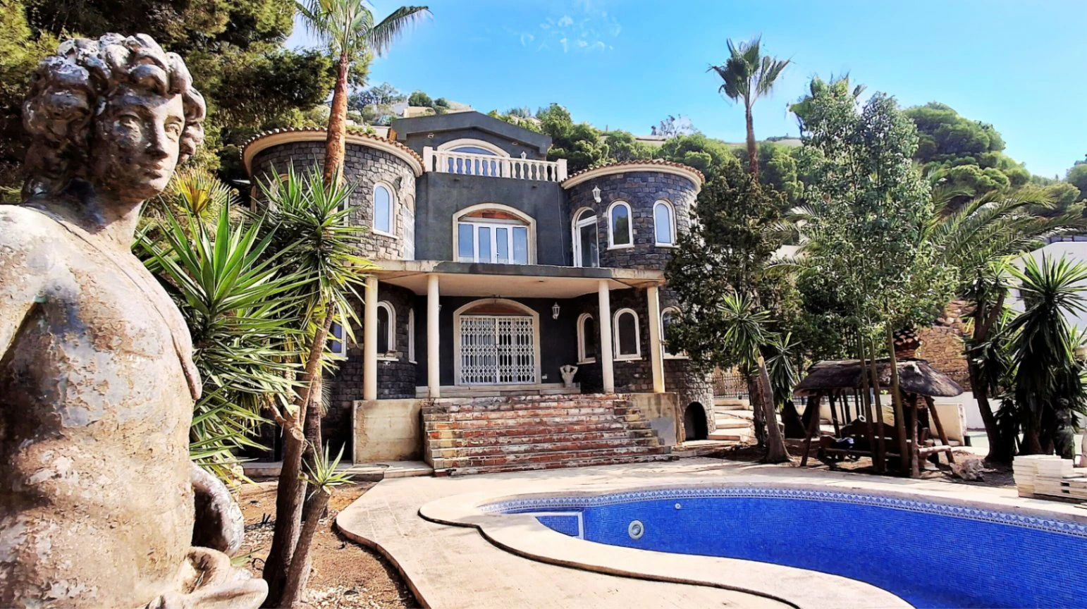 Villa for sale in Altea