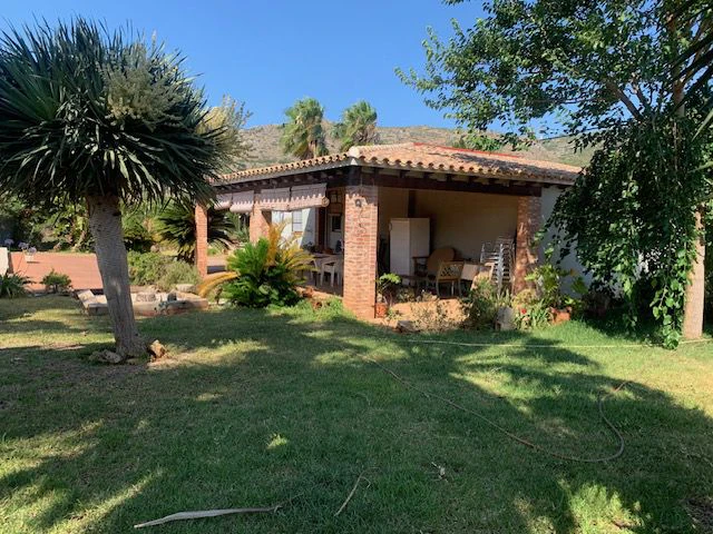 For Sale. Country house in Denia