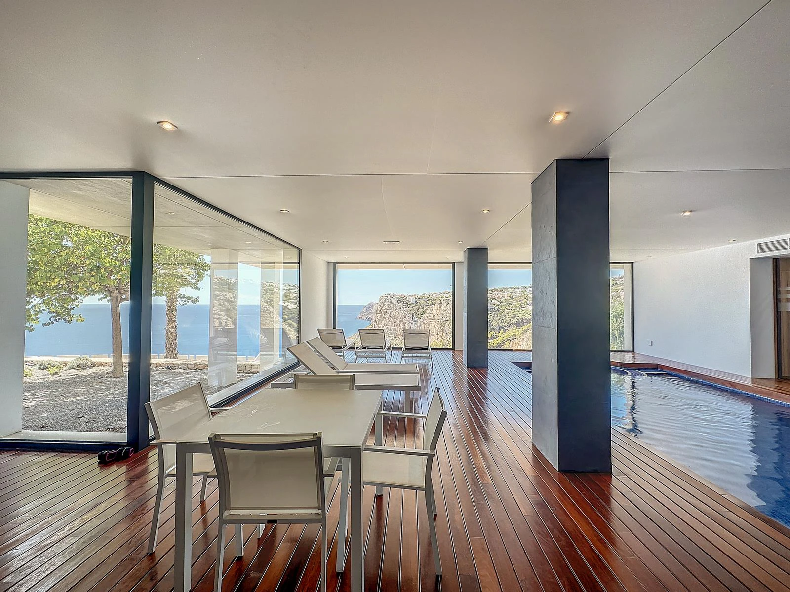 Cumbre del Sol moderne luxe appartement metSpectaculaire panoramisch uitzicht op de zee en de kliffen