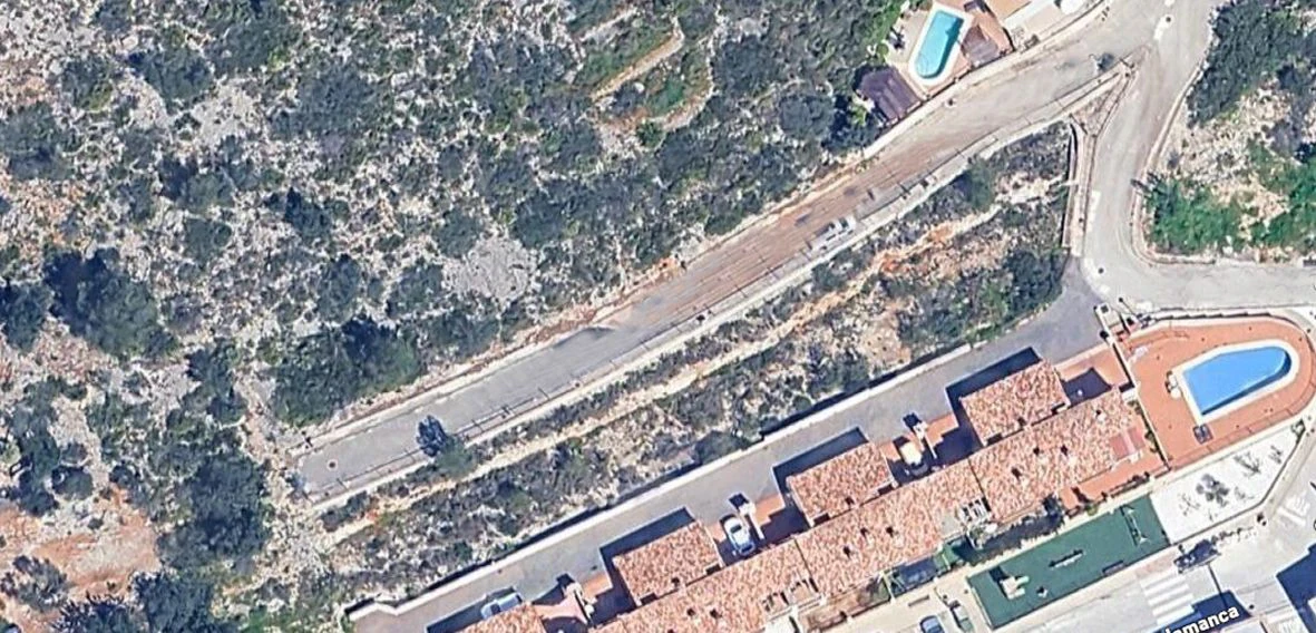 Urban plot with license and project for 6 townhouses – Great opportunity for developers