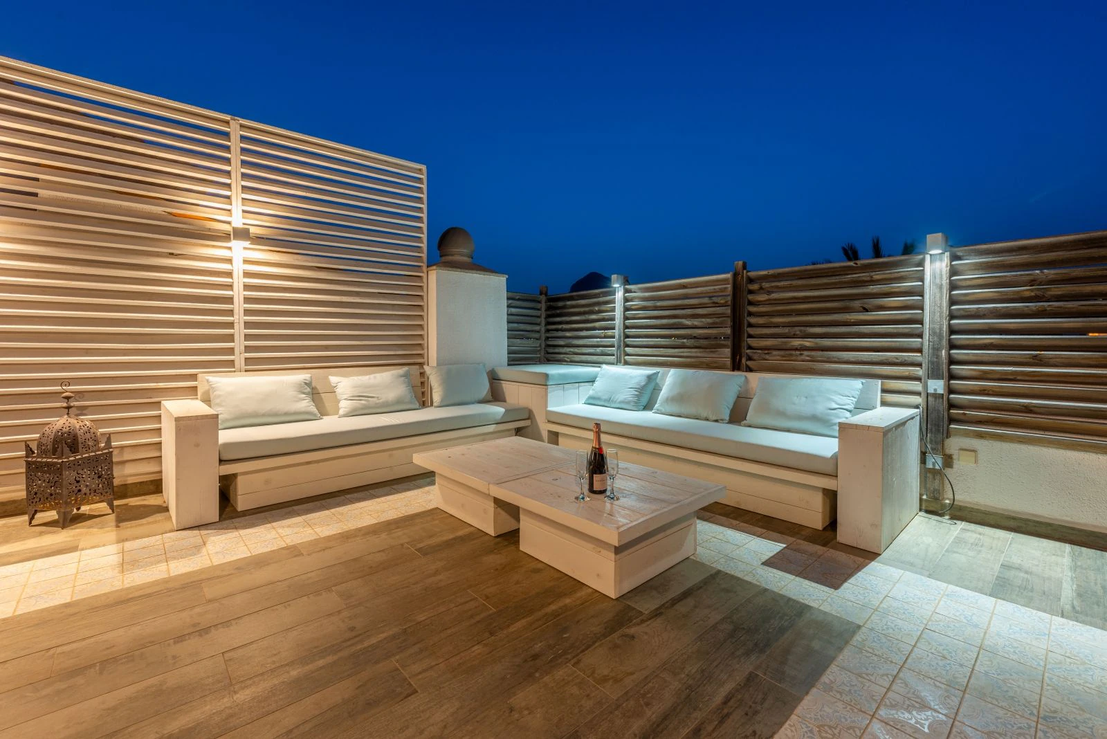 Exclusive penthouse with a large private terrace near the beach and amenities in Jávea.