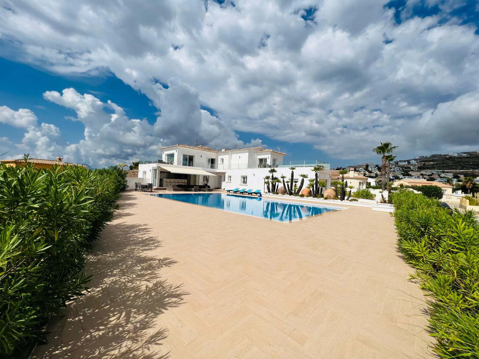 Prachtige luxe villa met uitzicht op zee