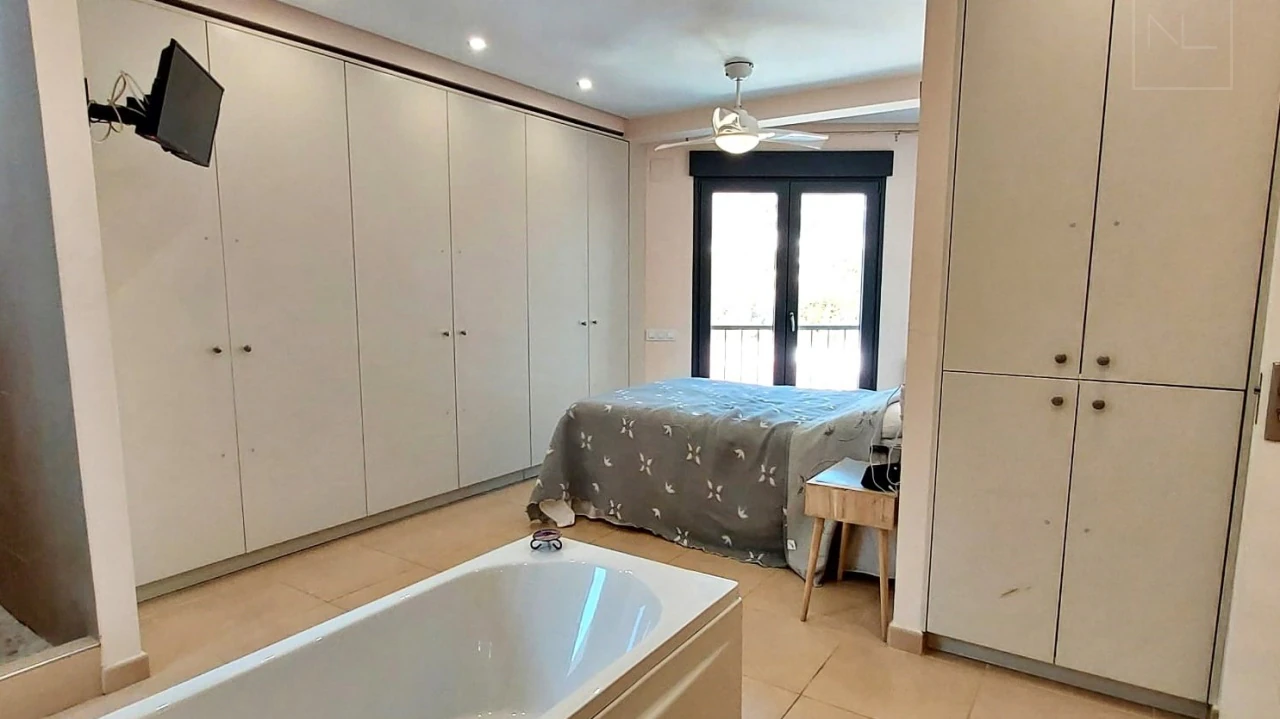 Large Townhouse For Sale in Javea